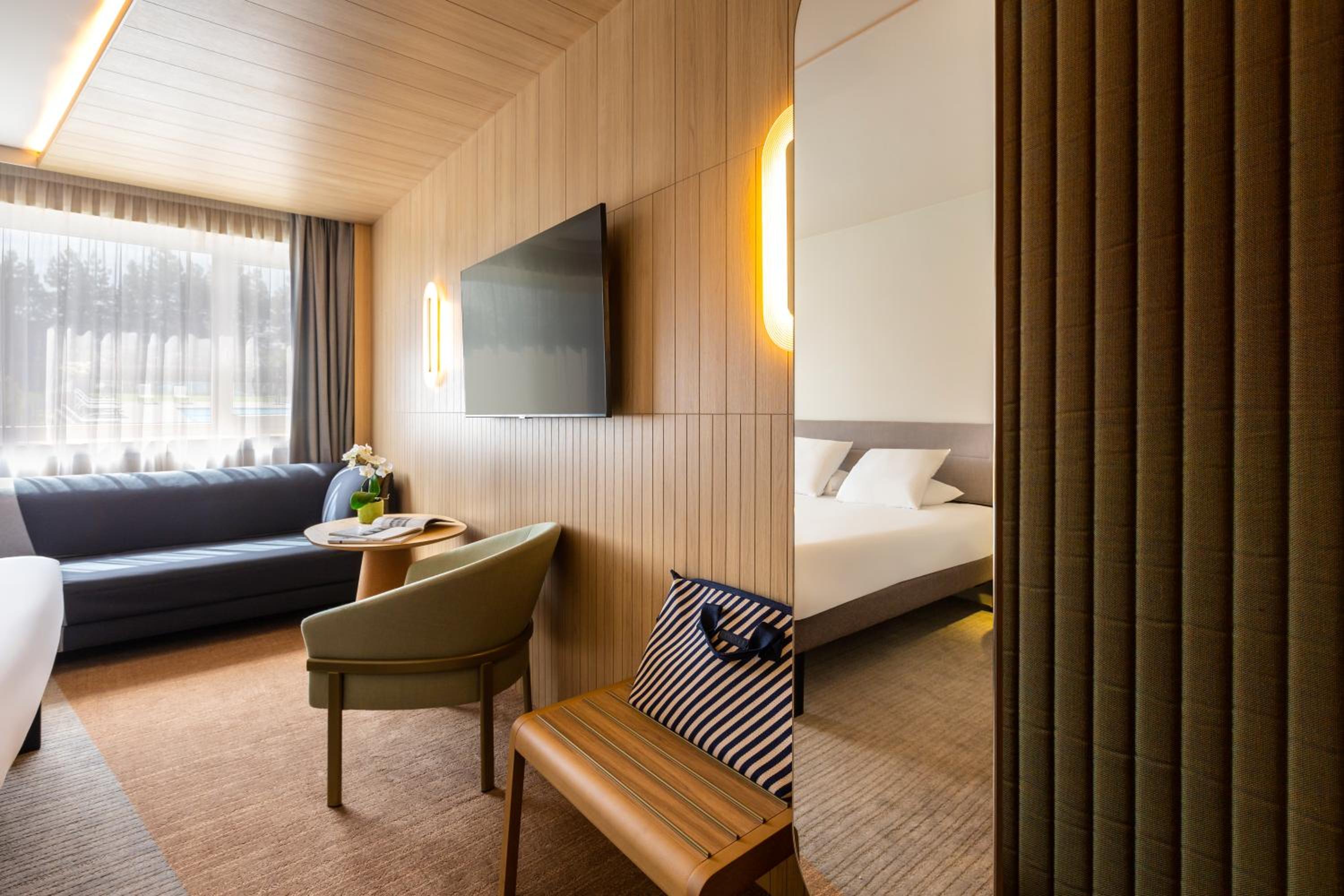 Executive Room with 1 Double Bed and 1 Sofa Bed - Photo 5