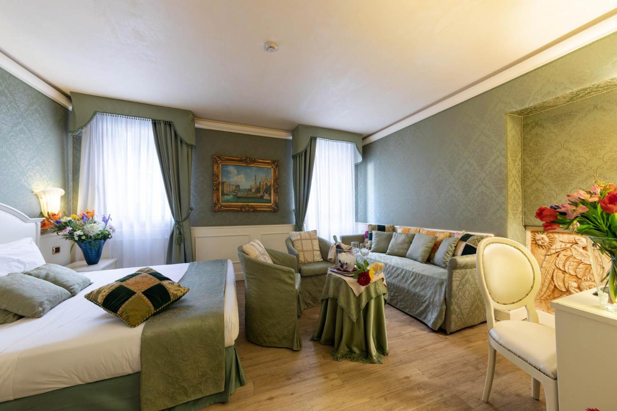 Deluxe Double Room - Photo 2