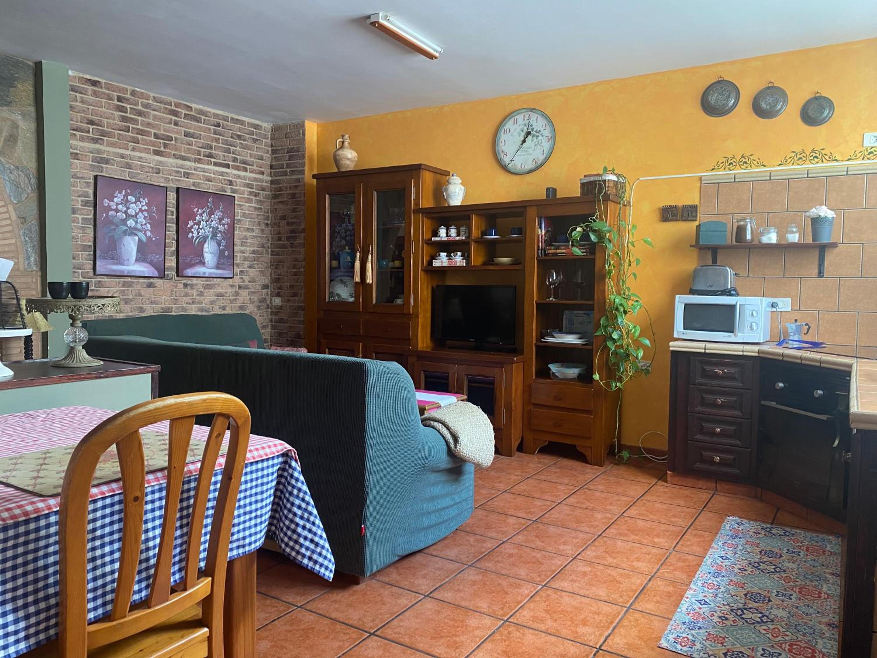 Two-Bedroom Apartment - Photo 11