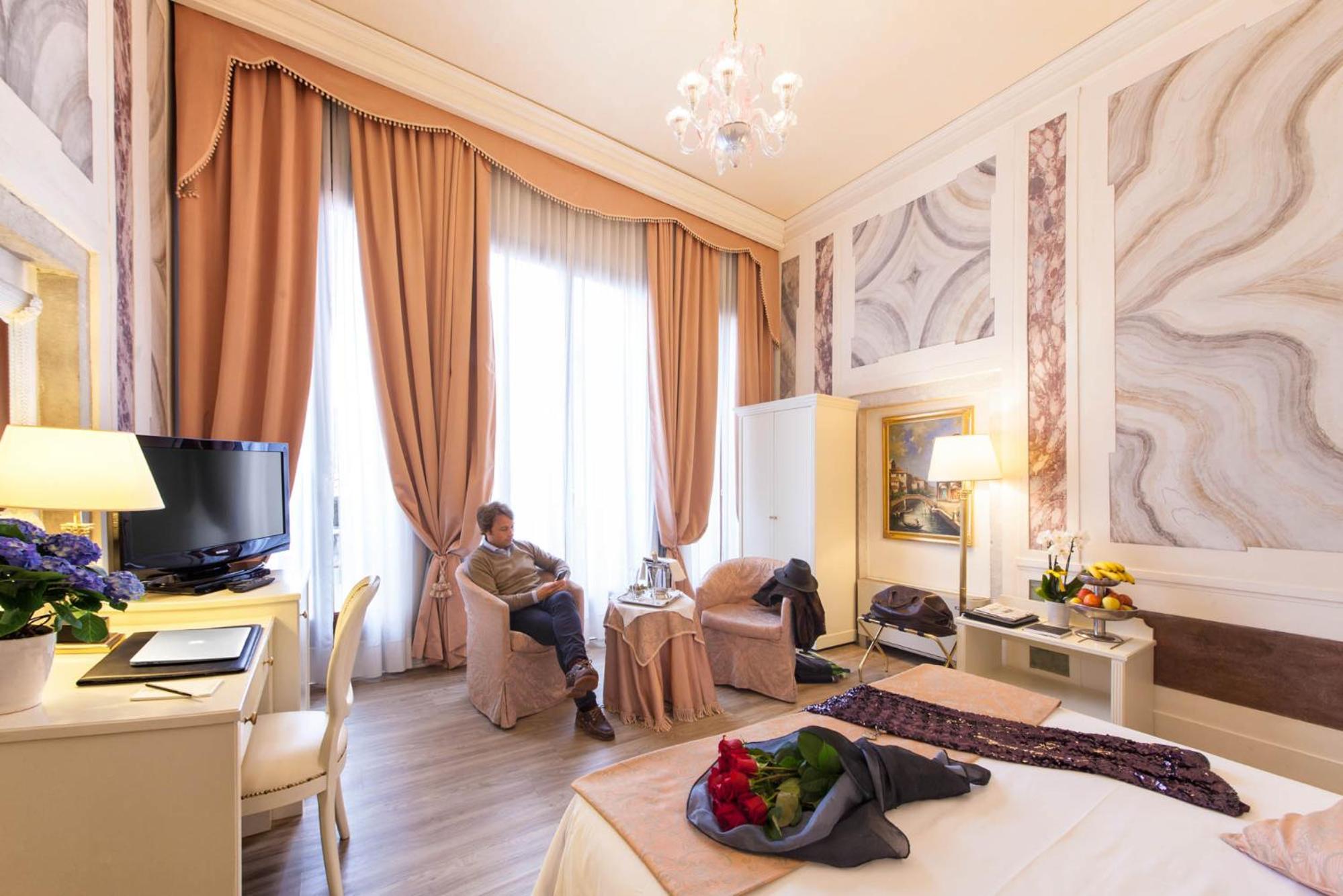 Suite with Balcony photo 3