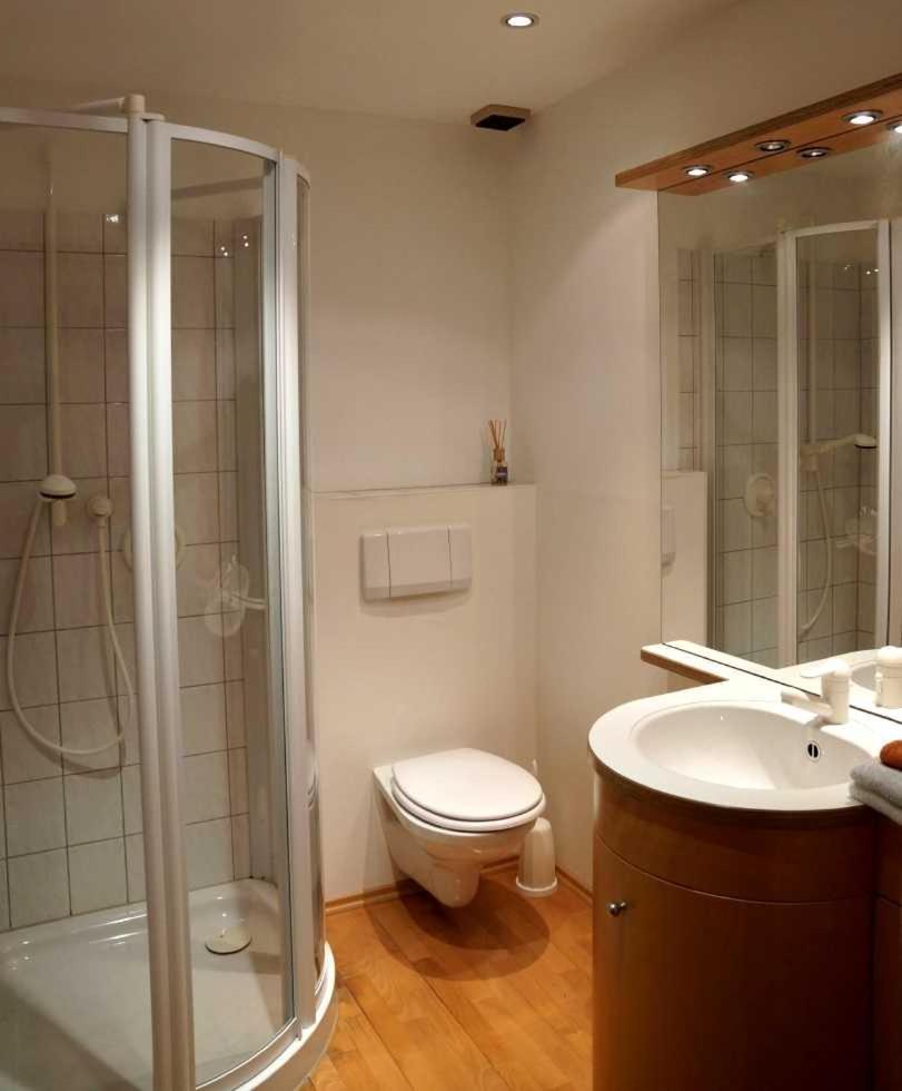 One-Bedroom Apartment with Balcony photo 2