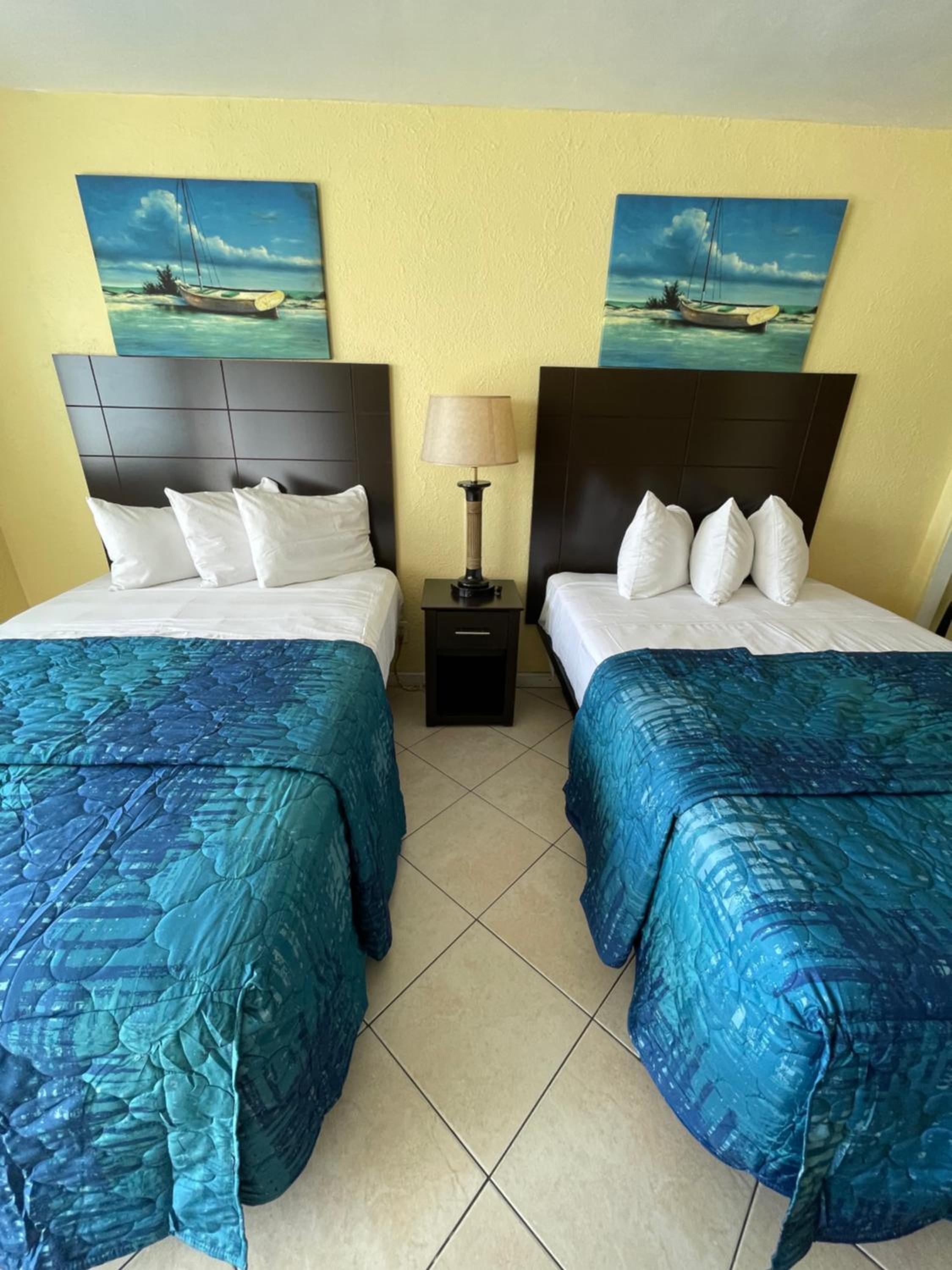 Standard Room with Two Double Beds and Kitchenette photo 1