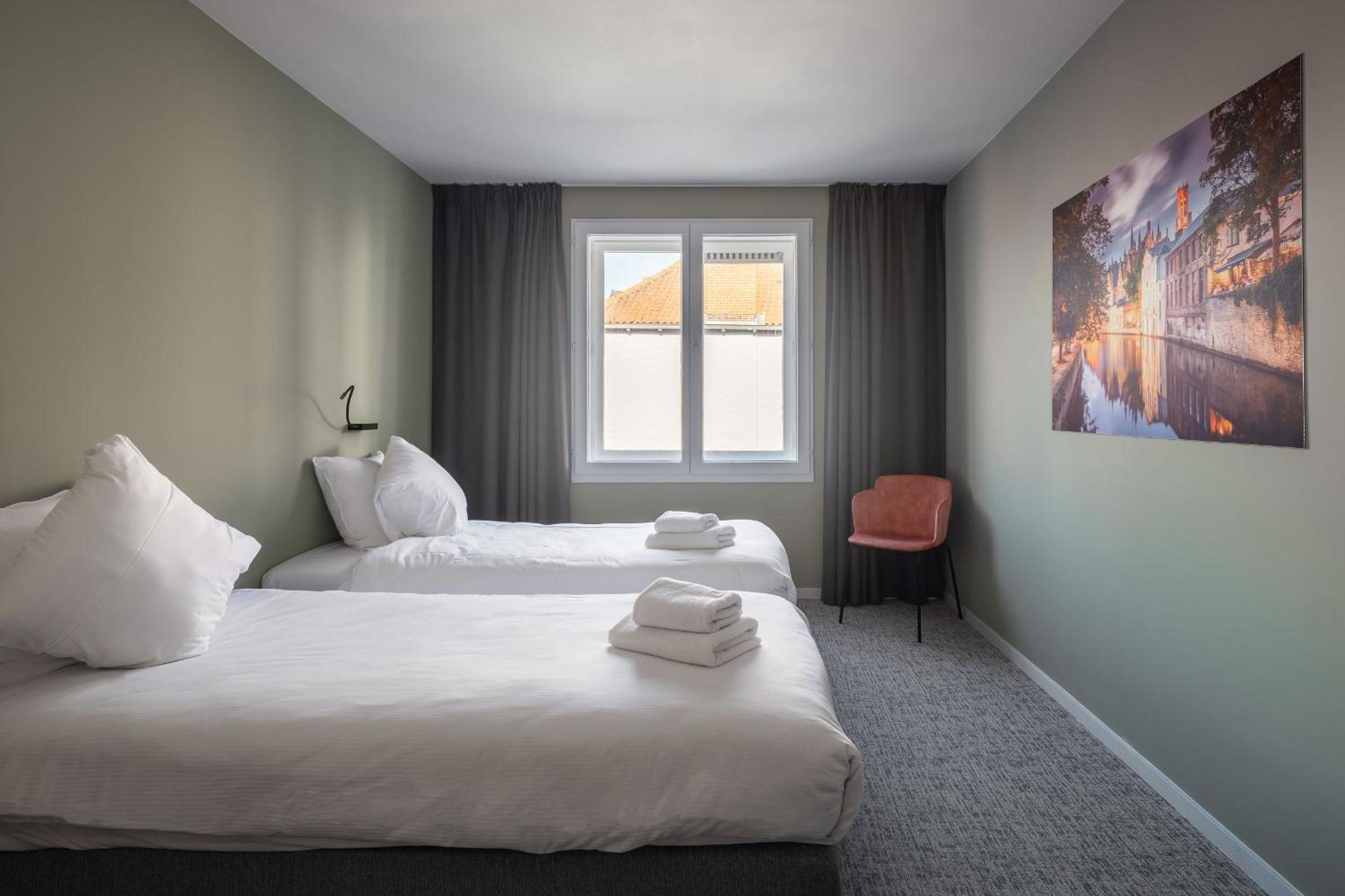Standard Twin Room - Photo 2