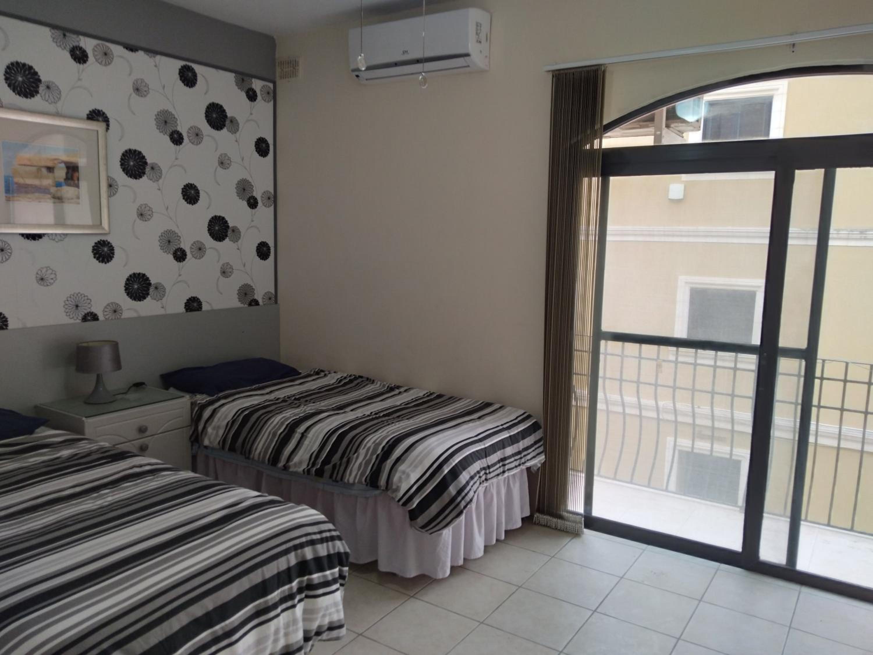 Double or Twin Room with Balcony photo 3