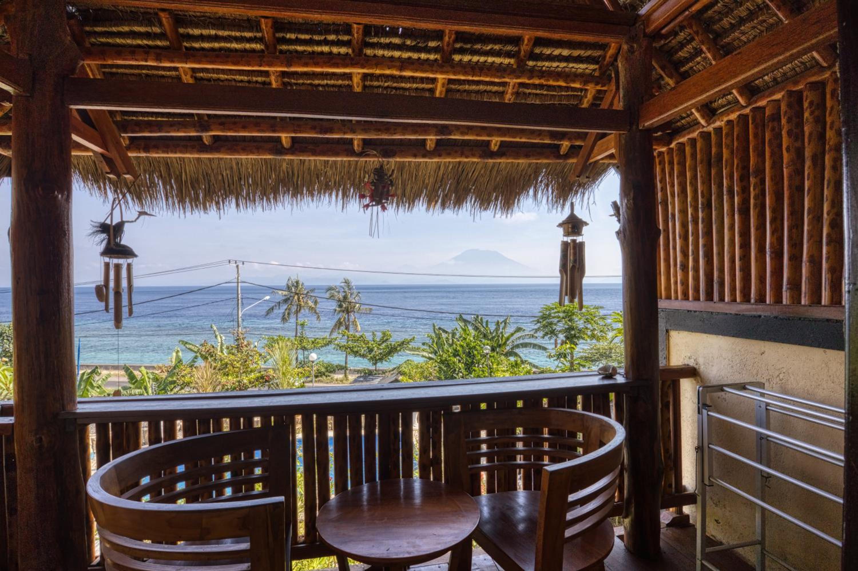 Double Room with Pool View - Photo 2
