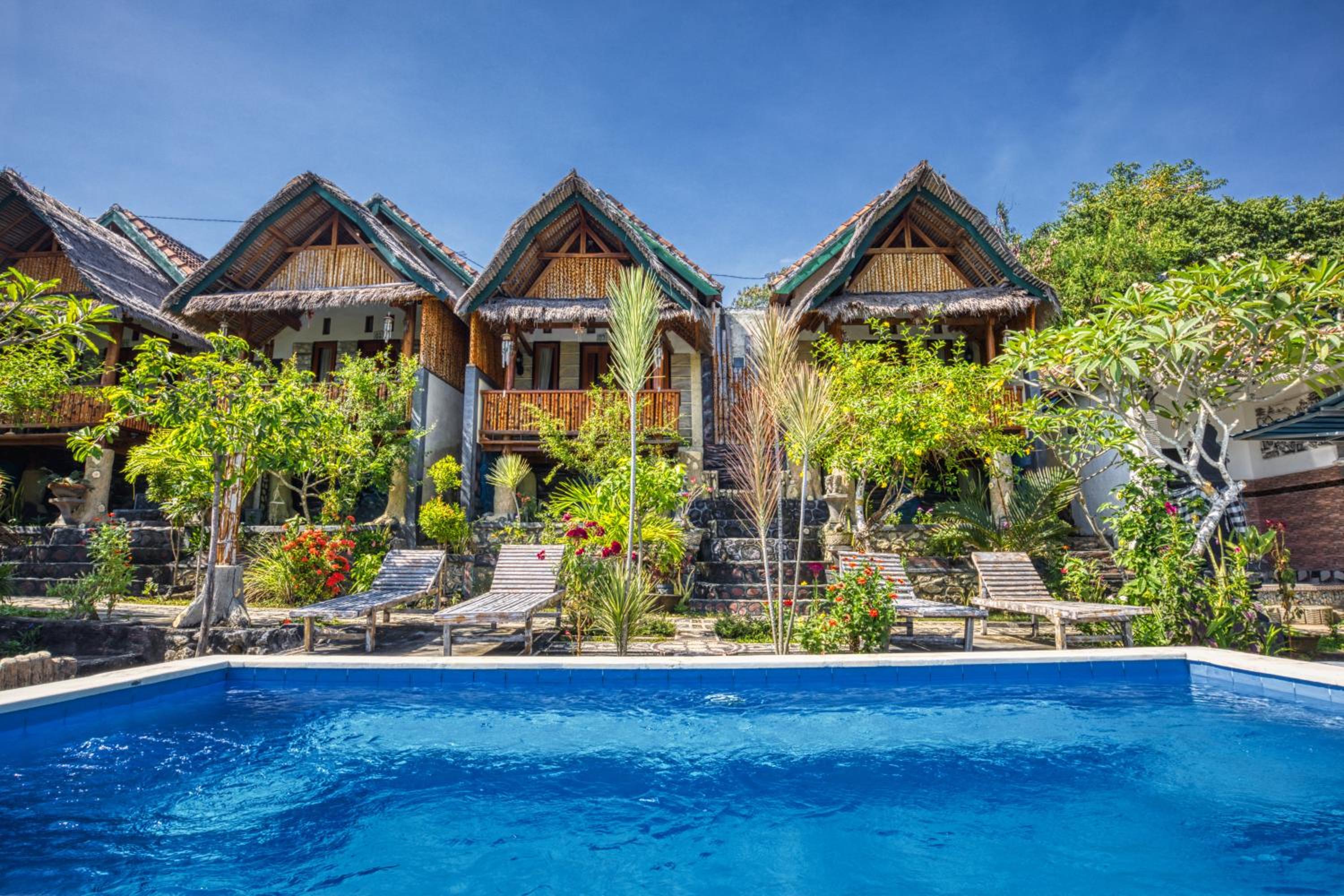 Double Room with Pool View - Photo 16