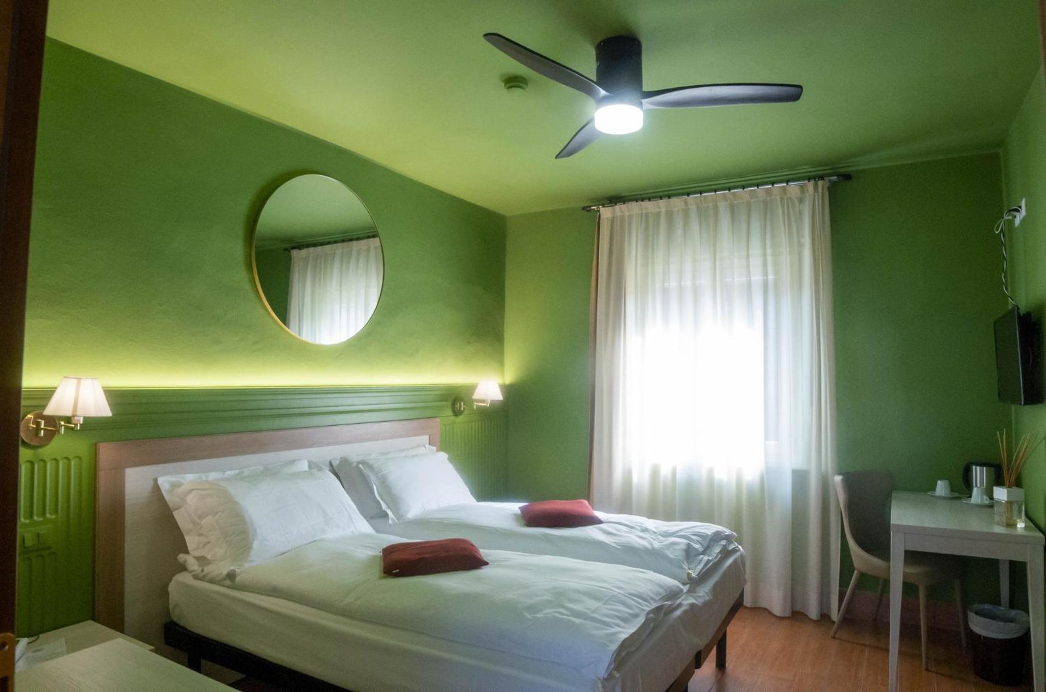 Economy Double or Twin Room photo 3