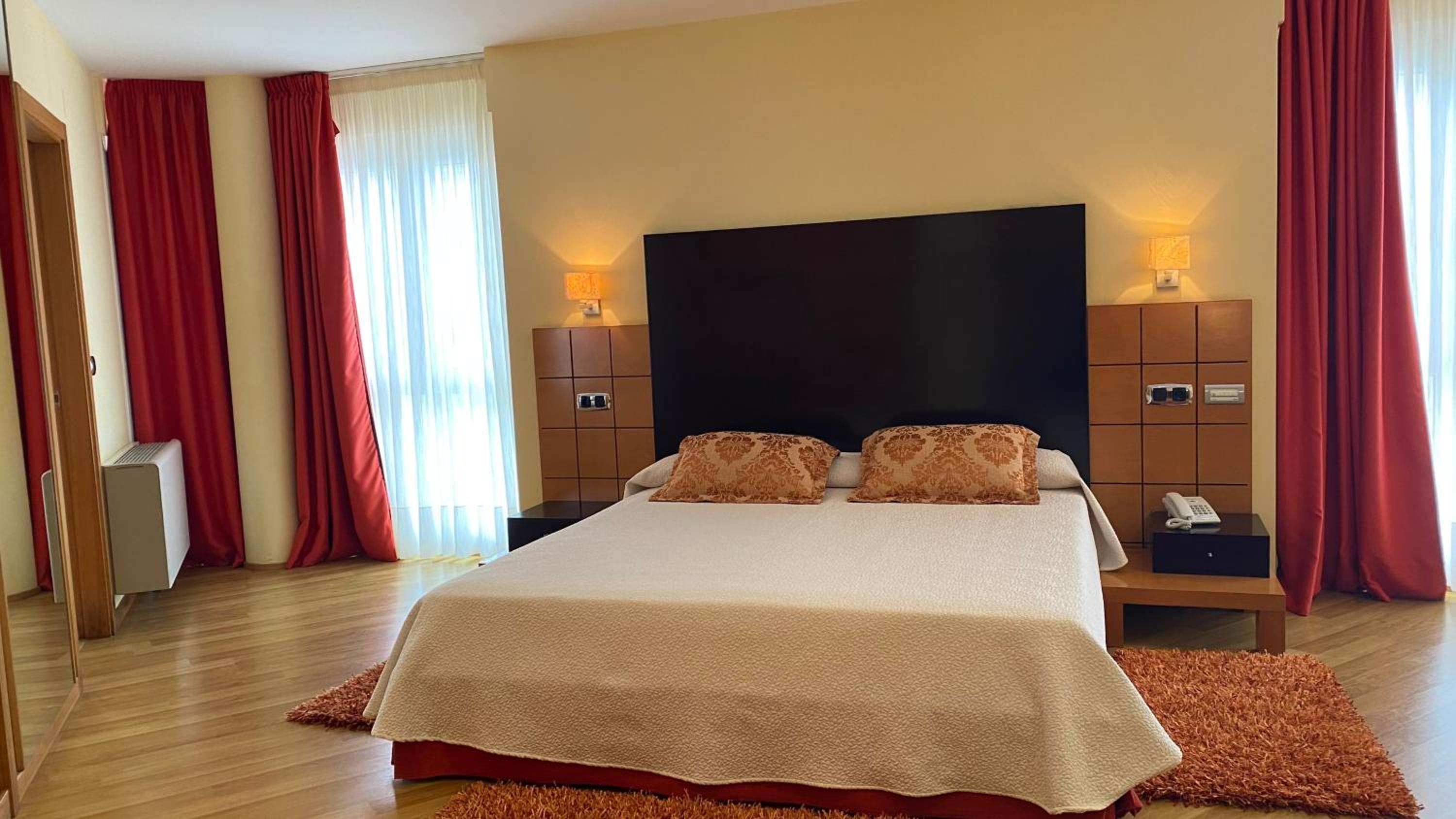 Superior Double or Twin Room, photo 7