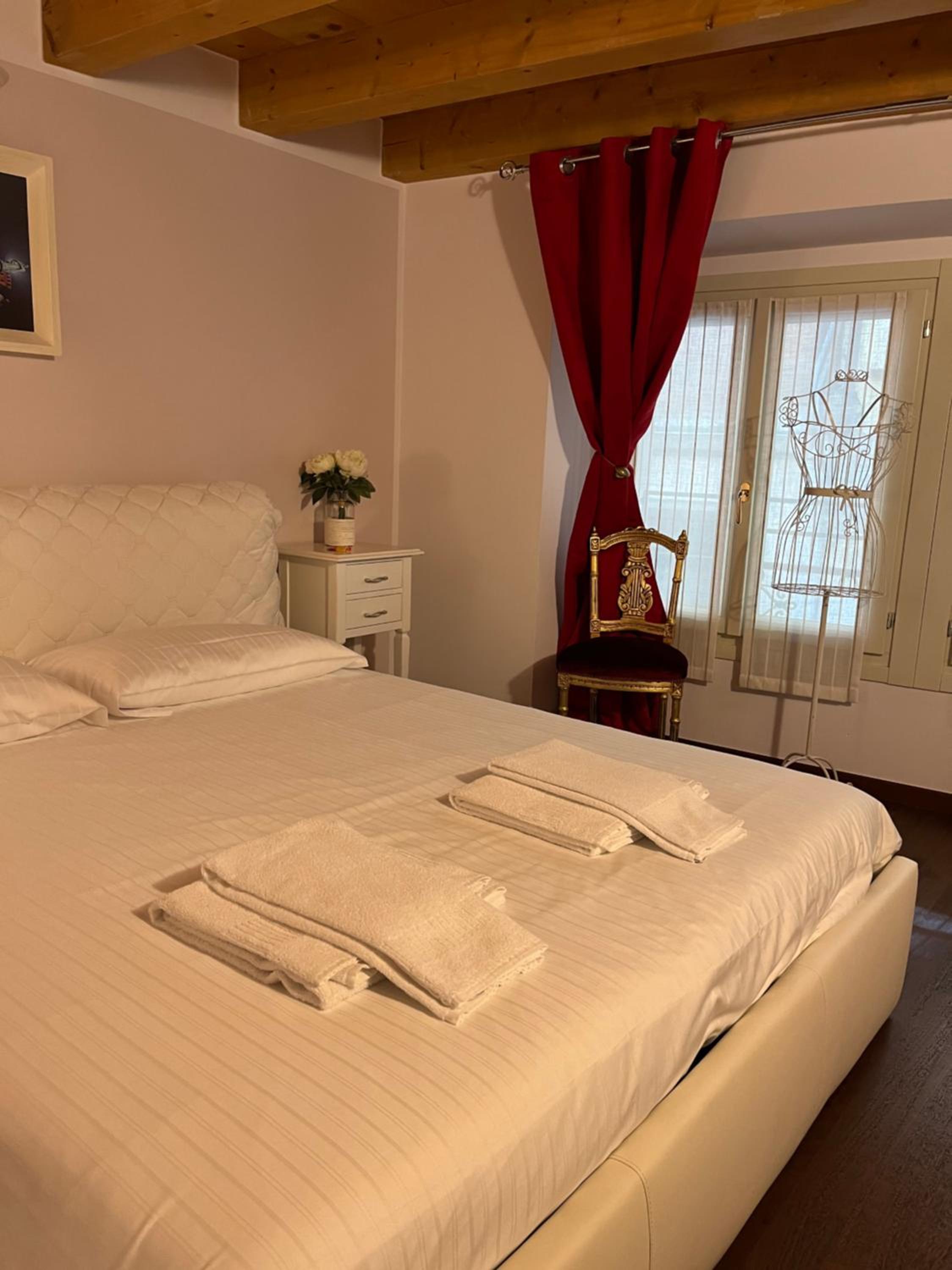 Double Room - Photo 4