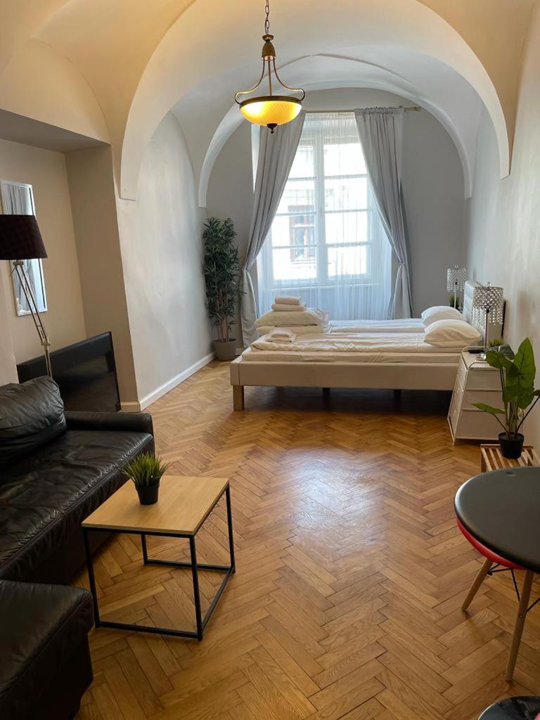 Apartment - Photo 1