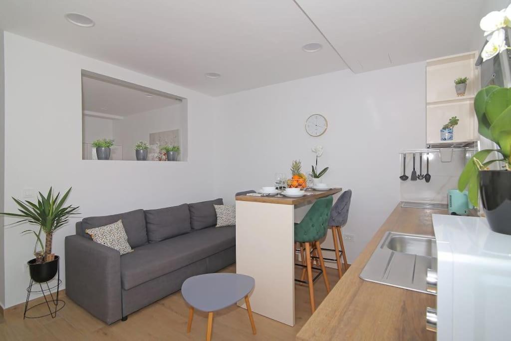 Two-Bedroom Apartment - Photo 11