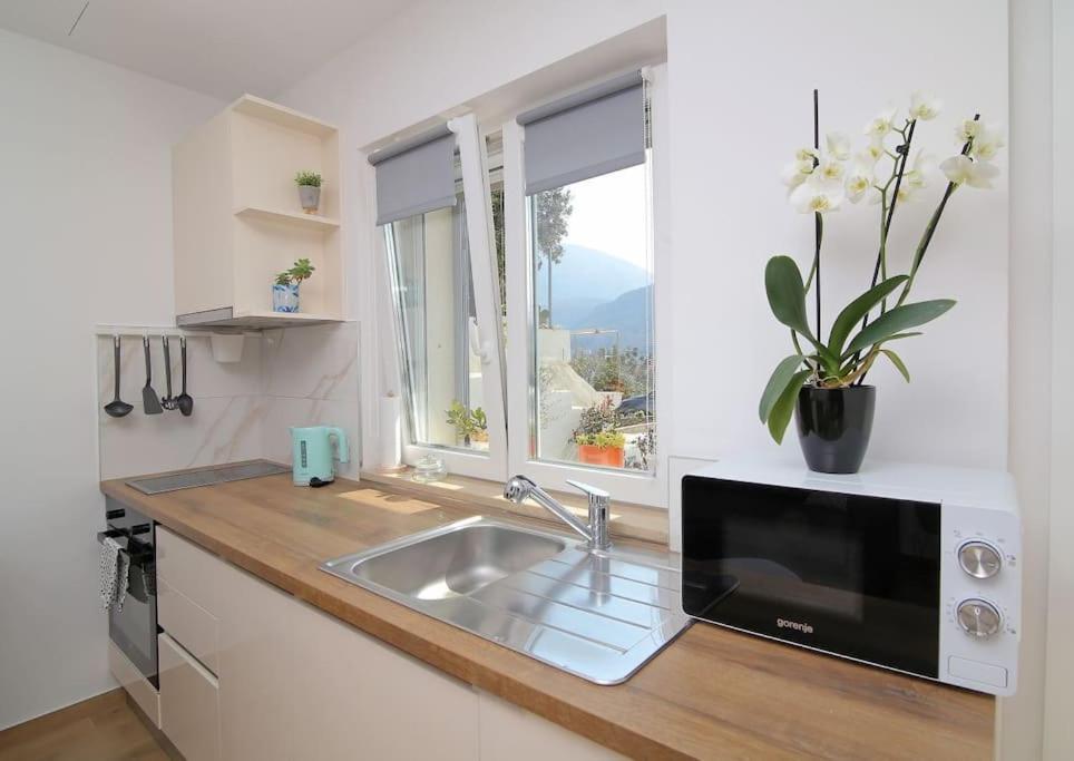 Two-Bedroom Apartment - Photo 9