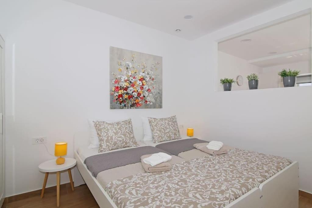 Two-Bedroom Apartment - Photo 18