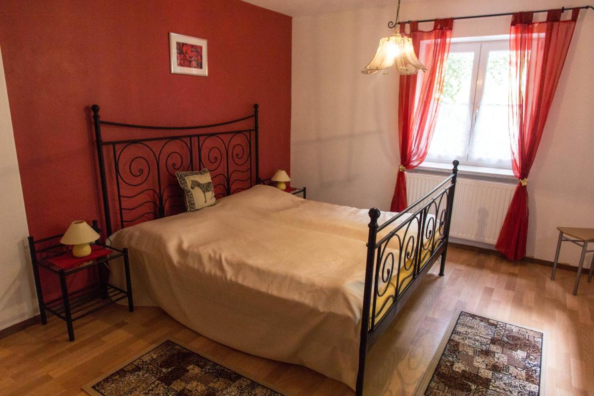 Two-Bedroom Apartment with Balcony photo 3