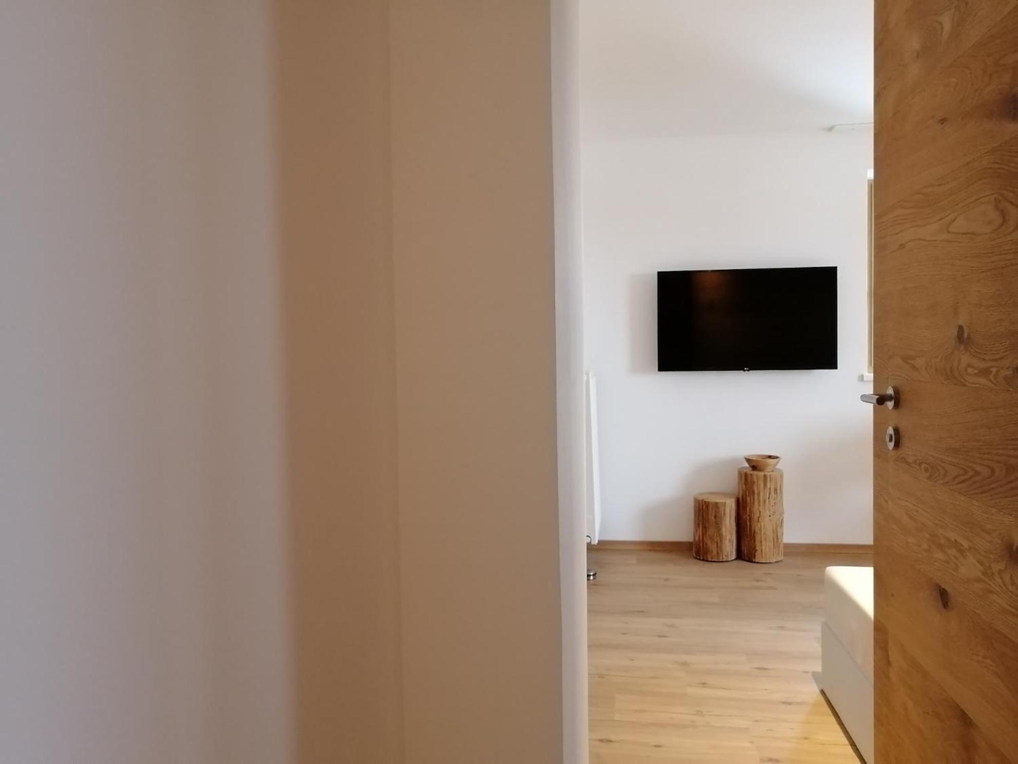 Apartment with Balcony photo 2