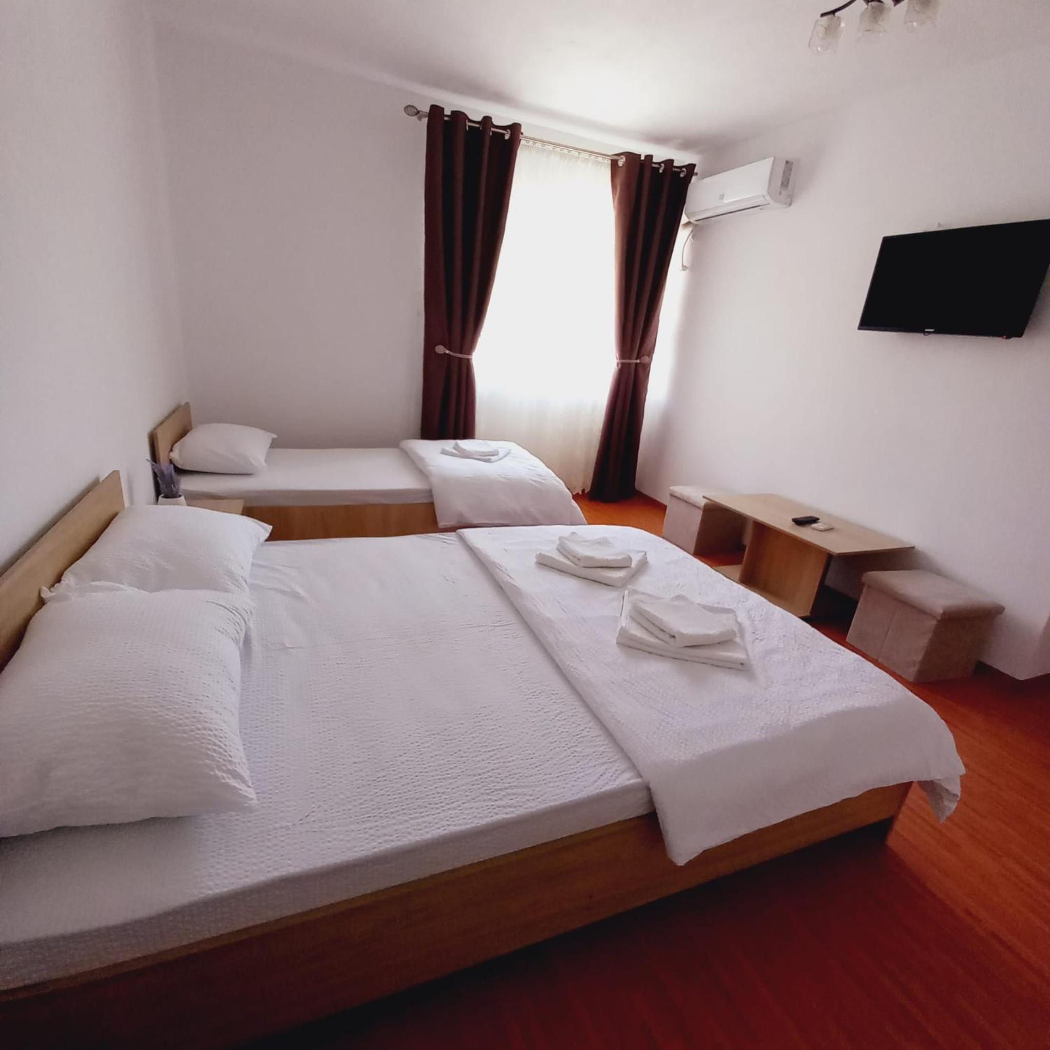 Budget Triple Room - Photo 1