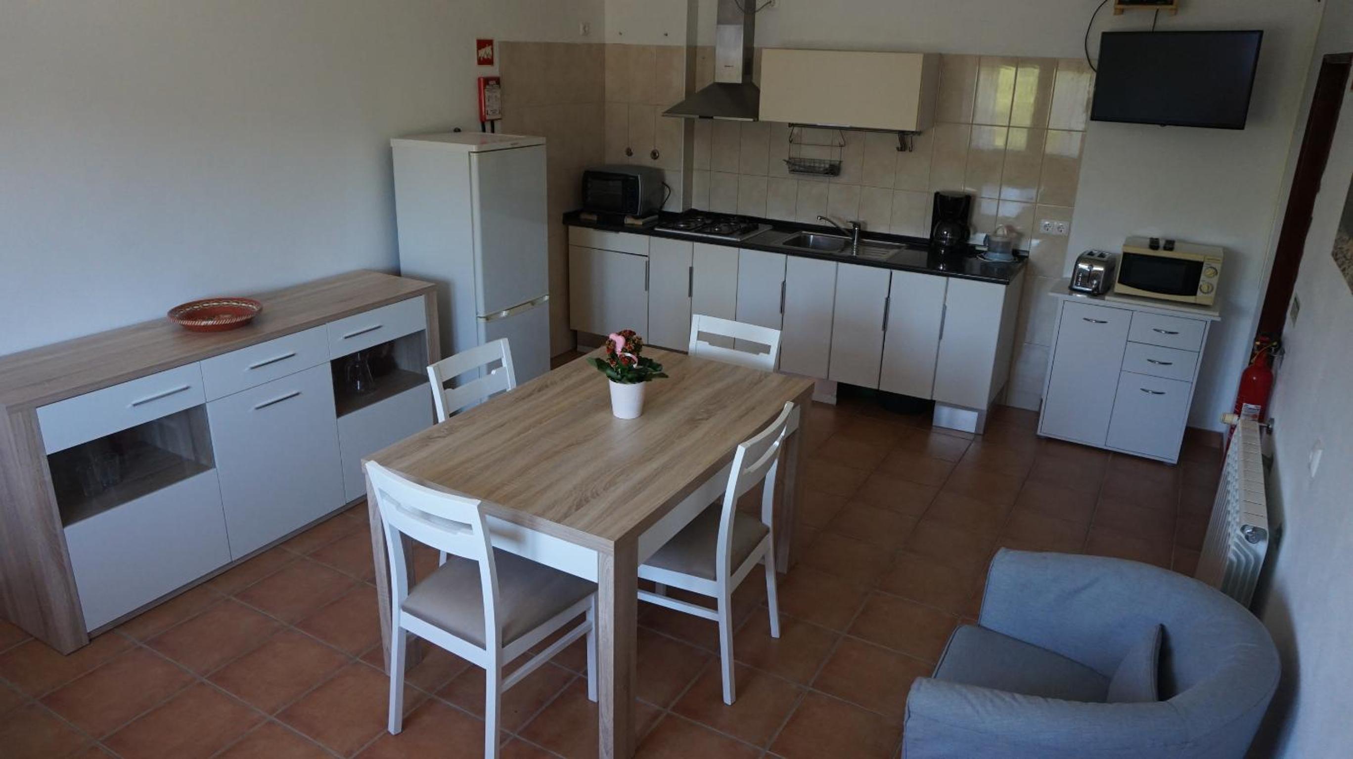 Two-Bedroom Apartment with Sea View - First Floor - Photo 5