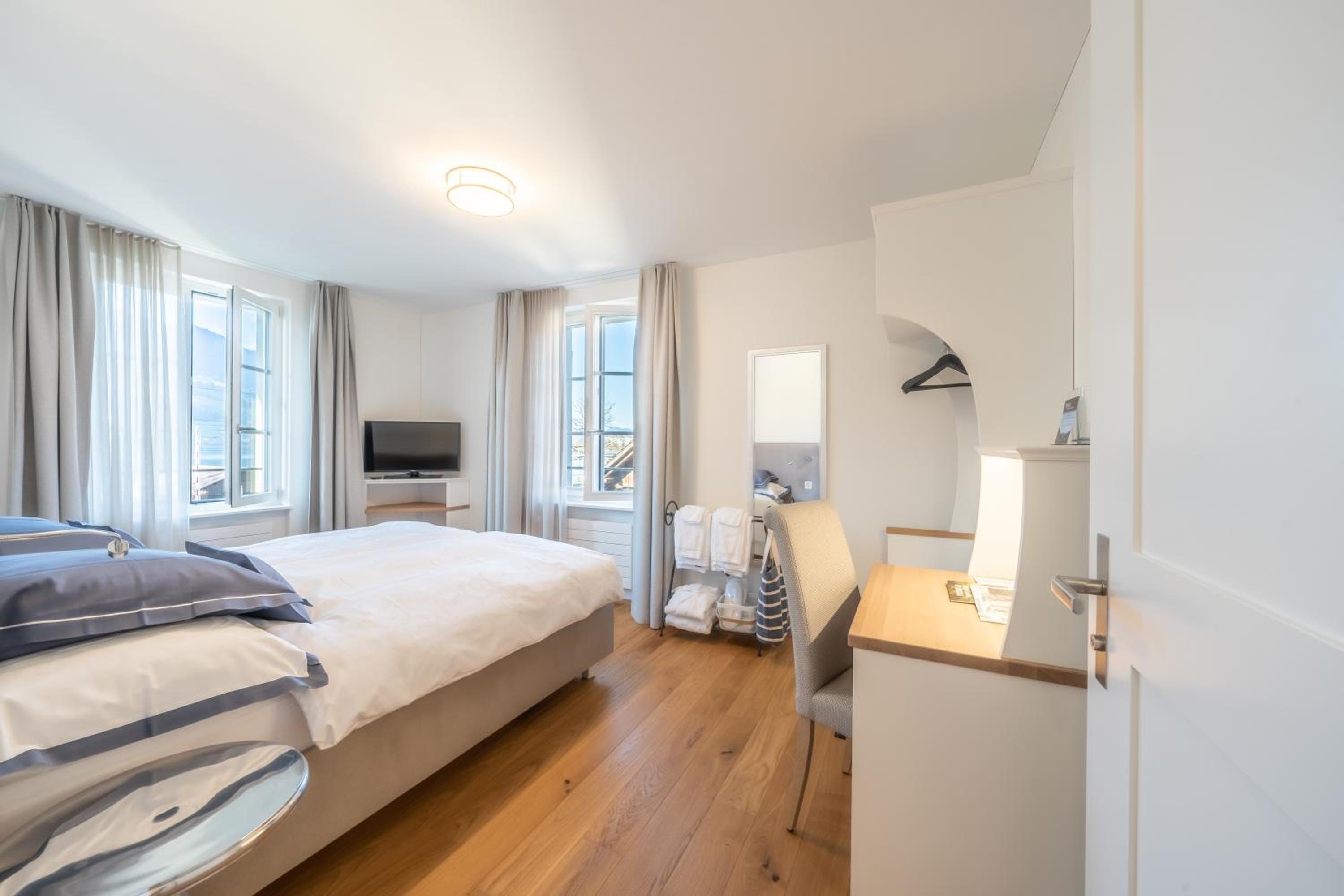 Double Room with Shared Bathroom photo 3