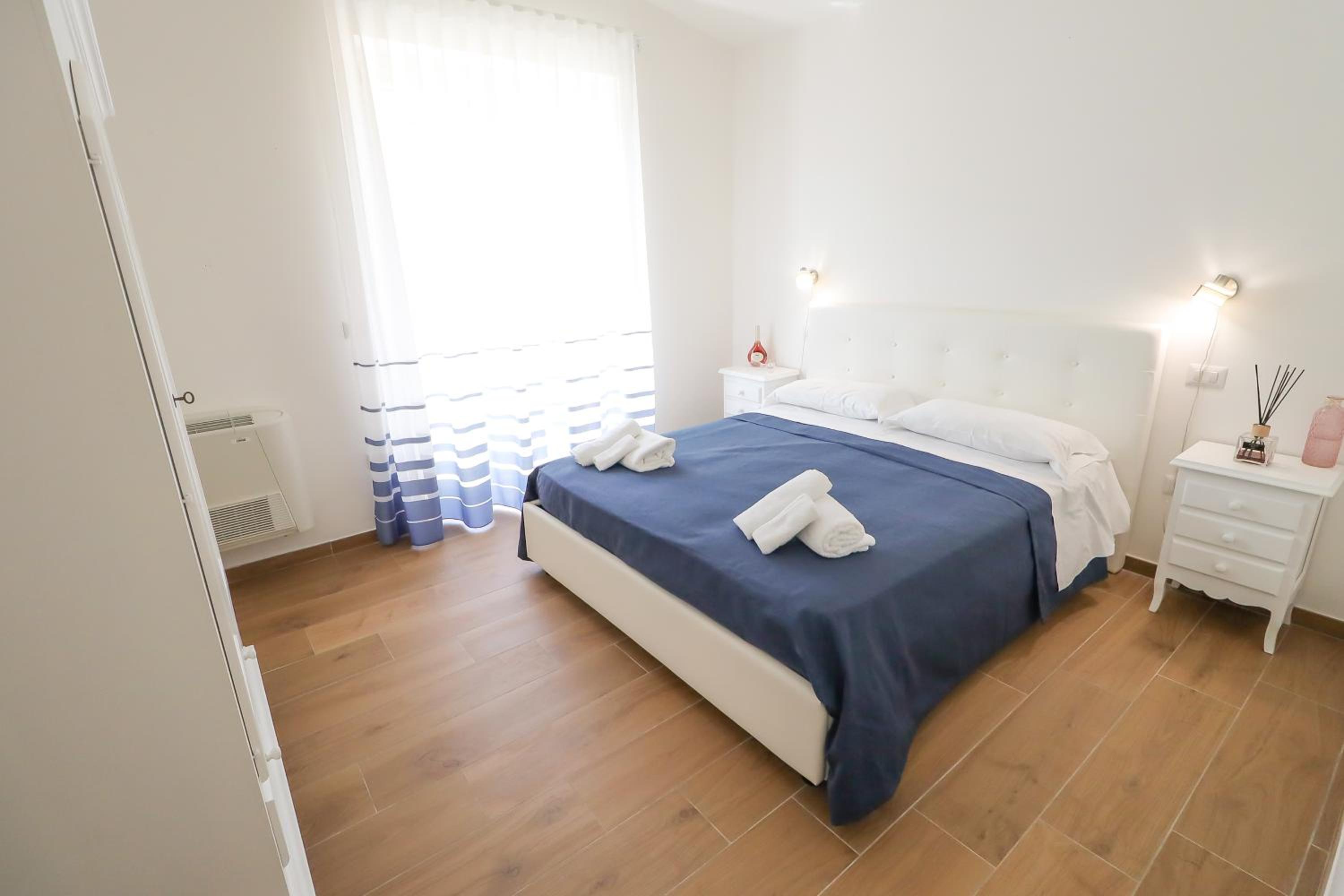 Apartment with Balcony - Photo 20