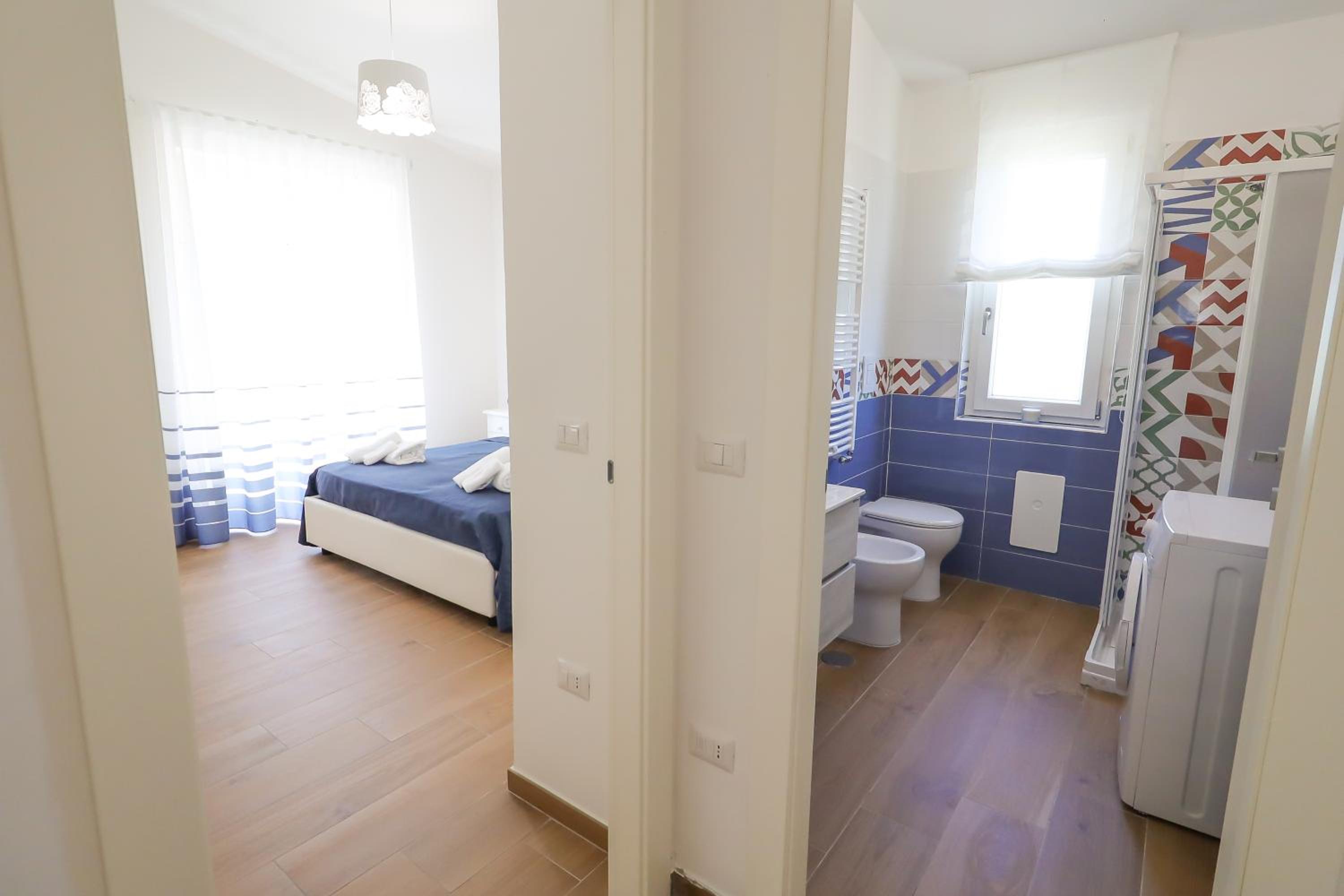 Apartment with Balcony - Photo 27