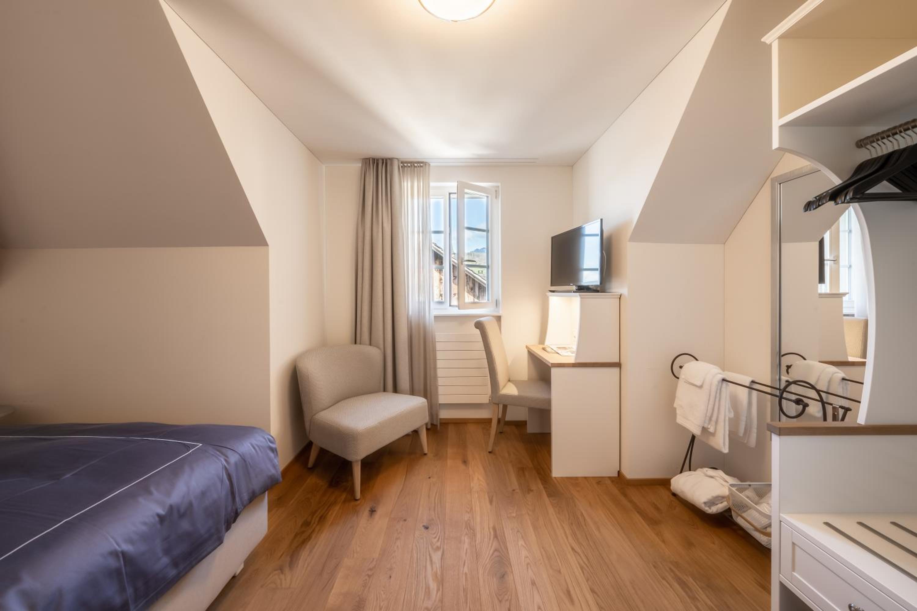 Double Room - Photo 10