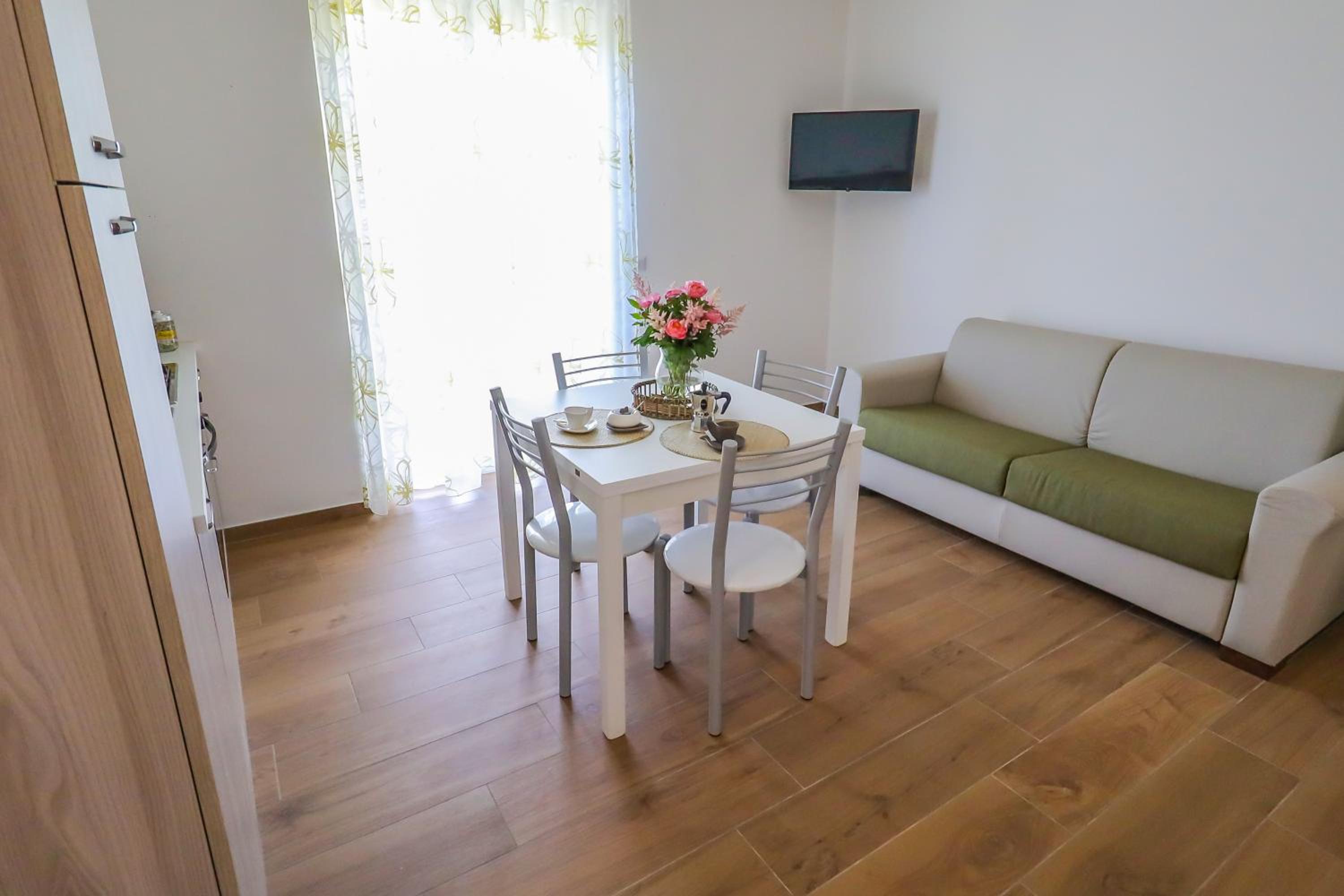 Apartment with Balcony - Photo 11