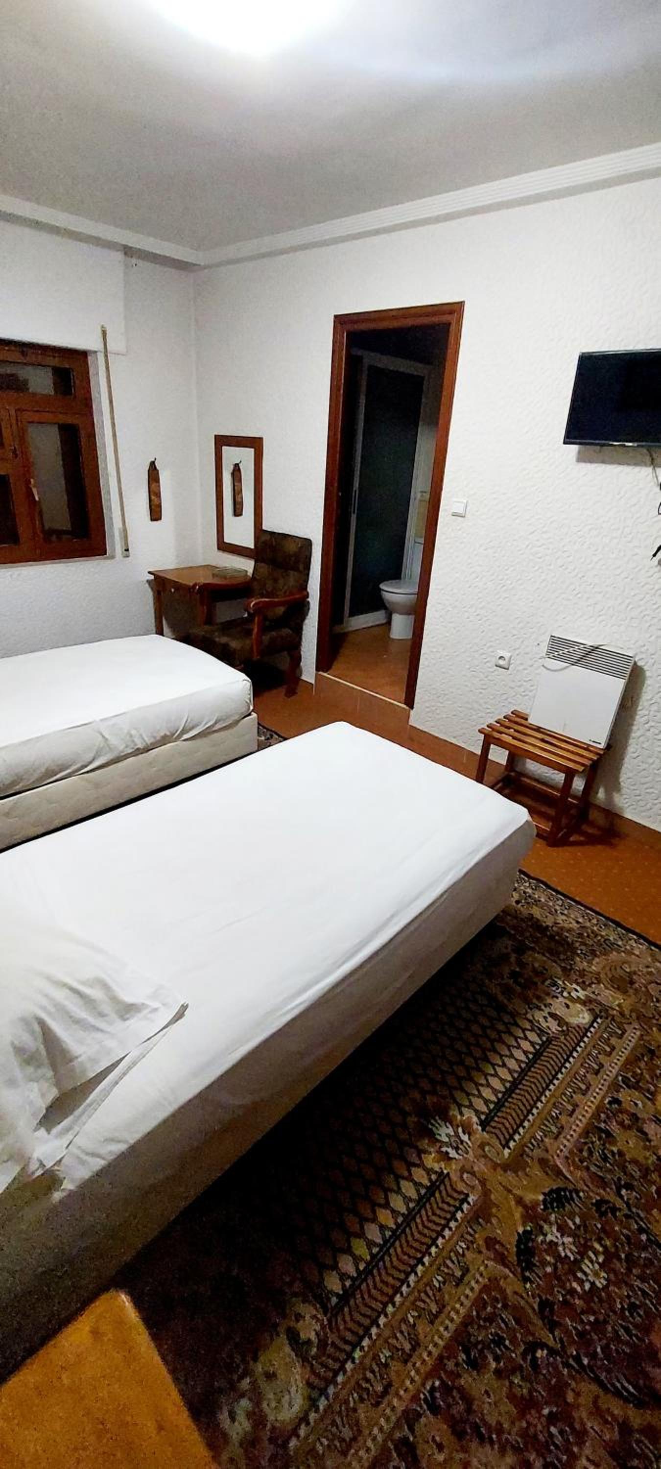 Standard Double Room - Photo 17