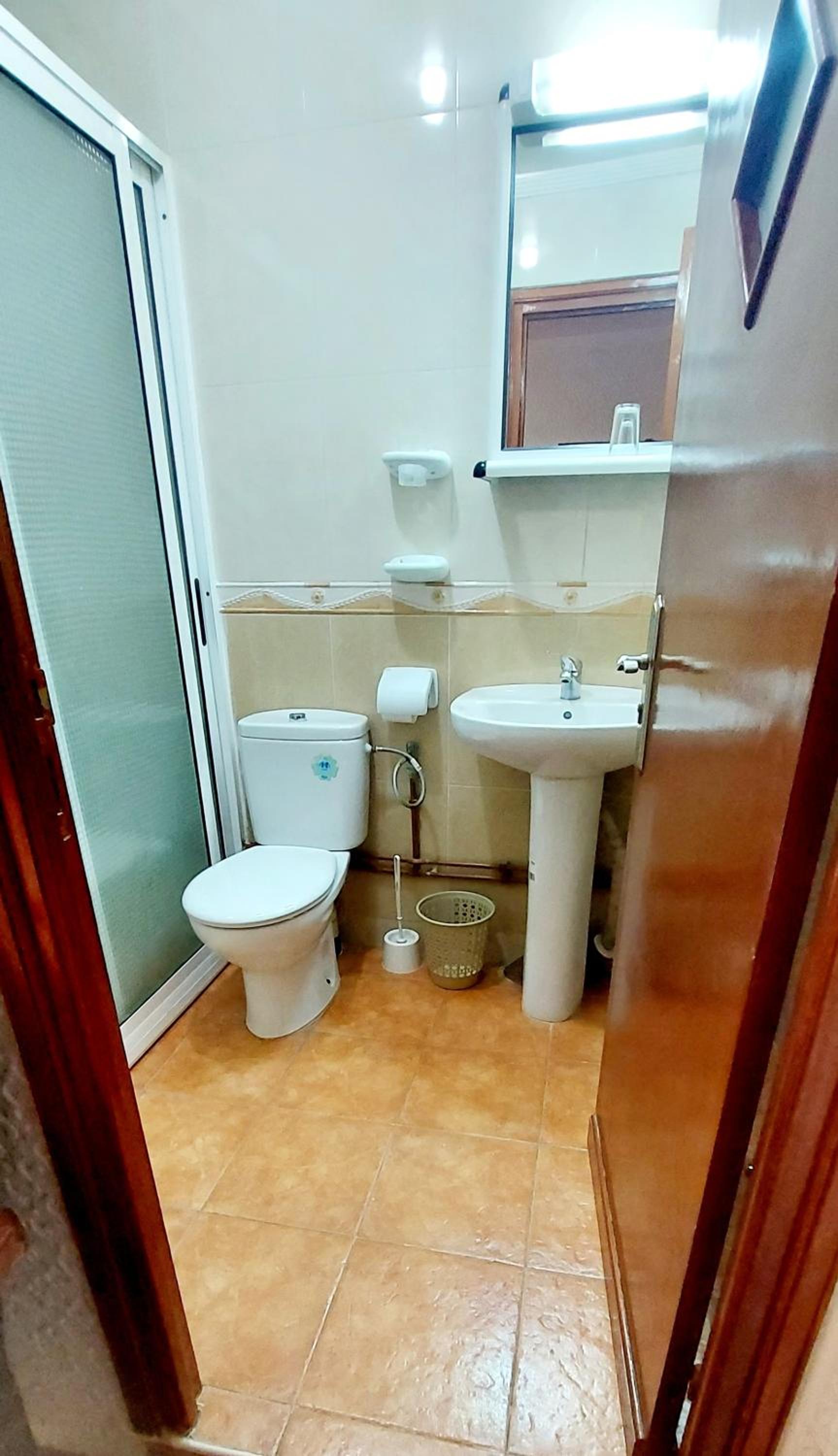 Standard Double Room - Photo 6
