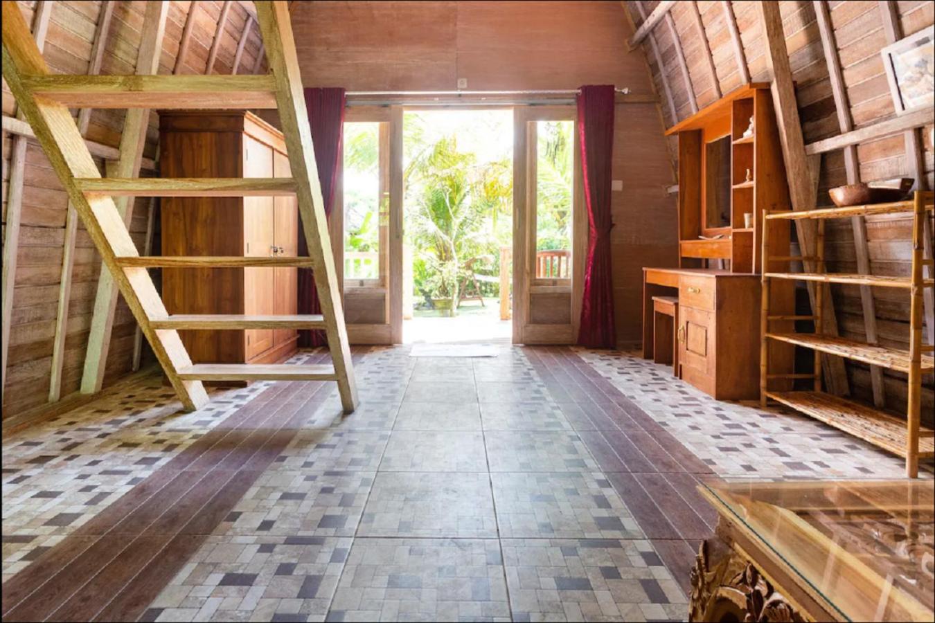 Bungalow with Garden View - Photo 11