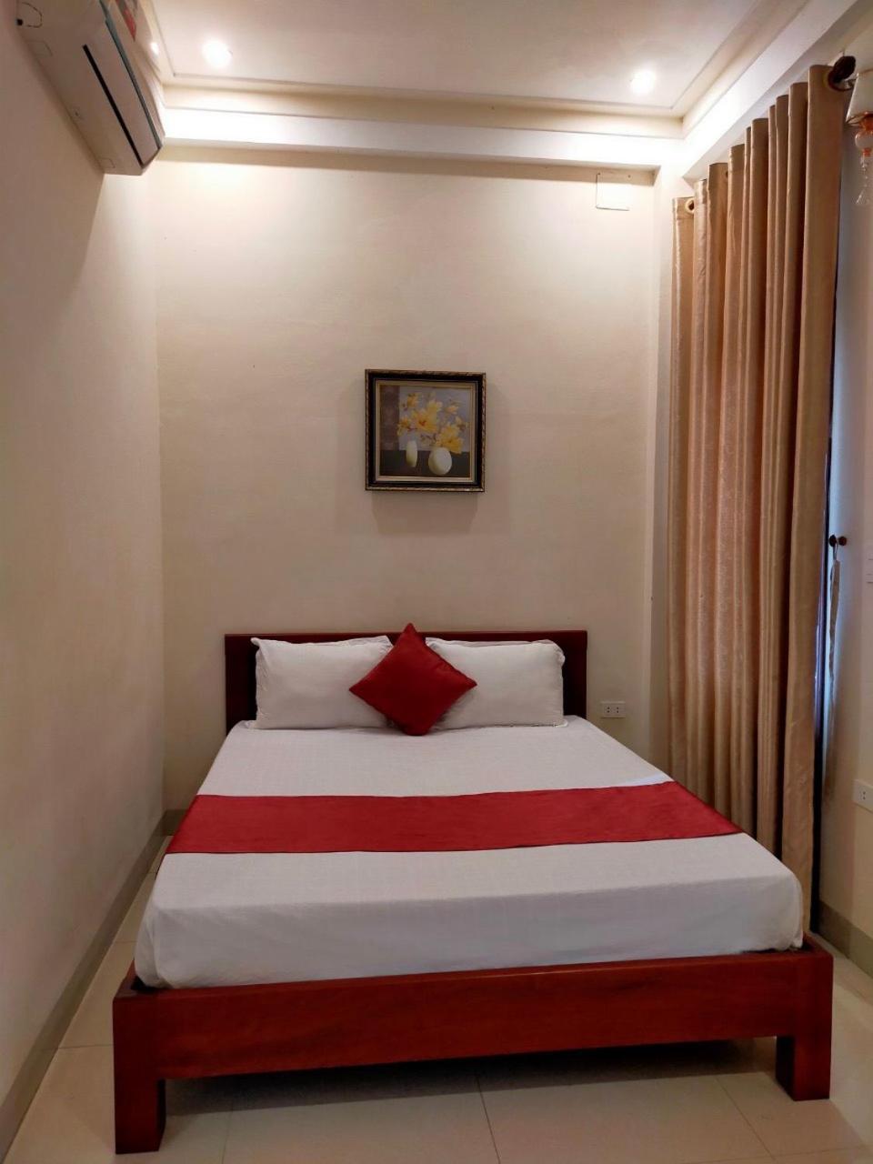Deluxe Double Room with Balcony - Photo 7