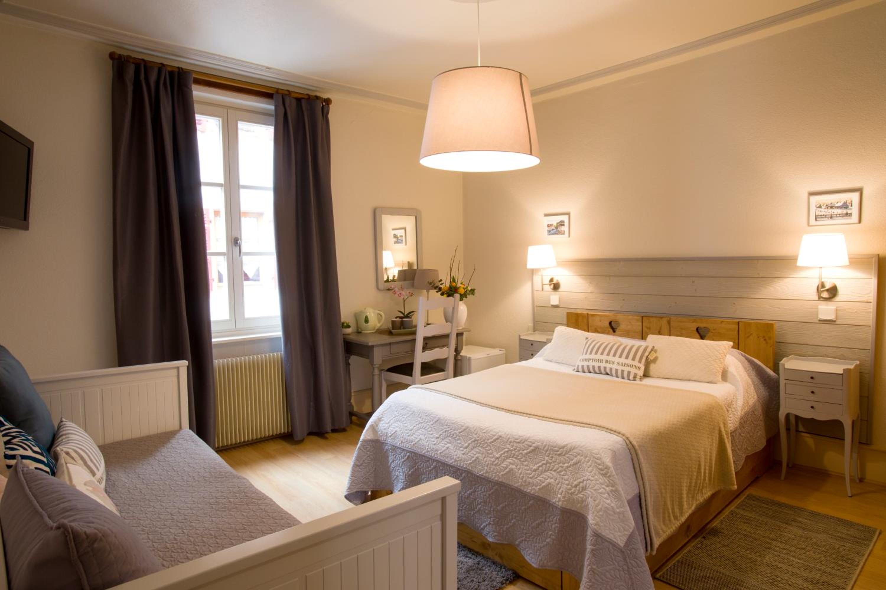 Triple Room with Private Bathroom