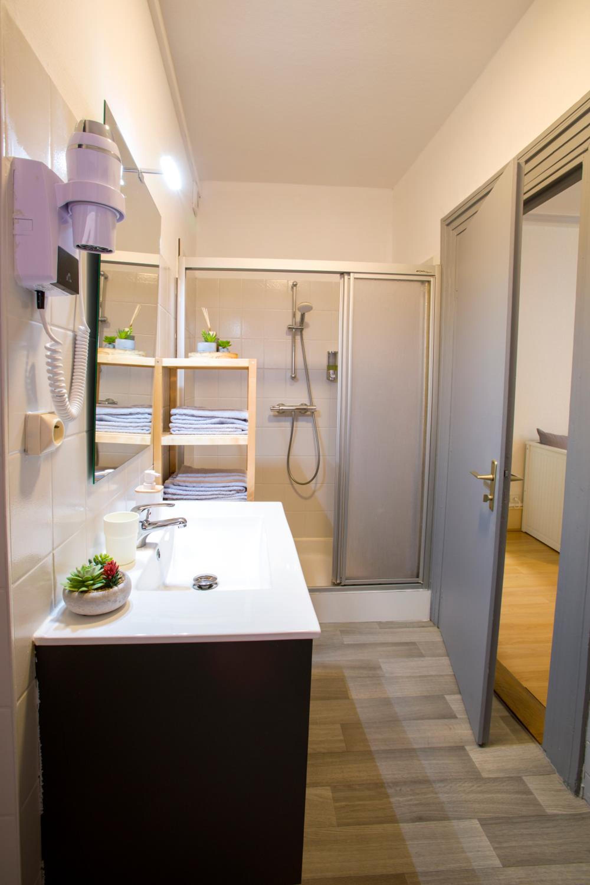Triple Room with Private Bathroom photo 3