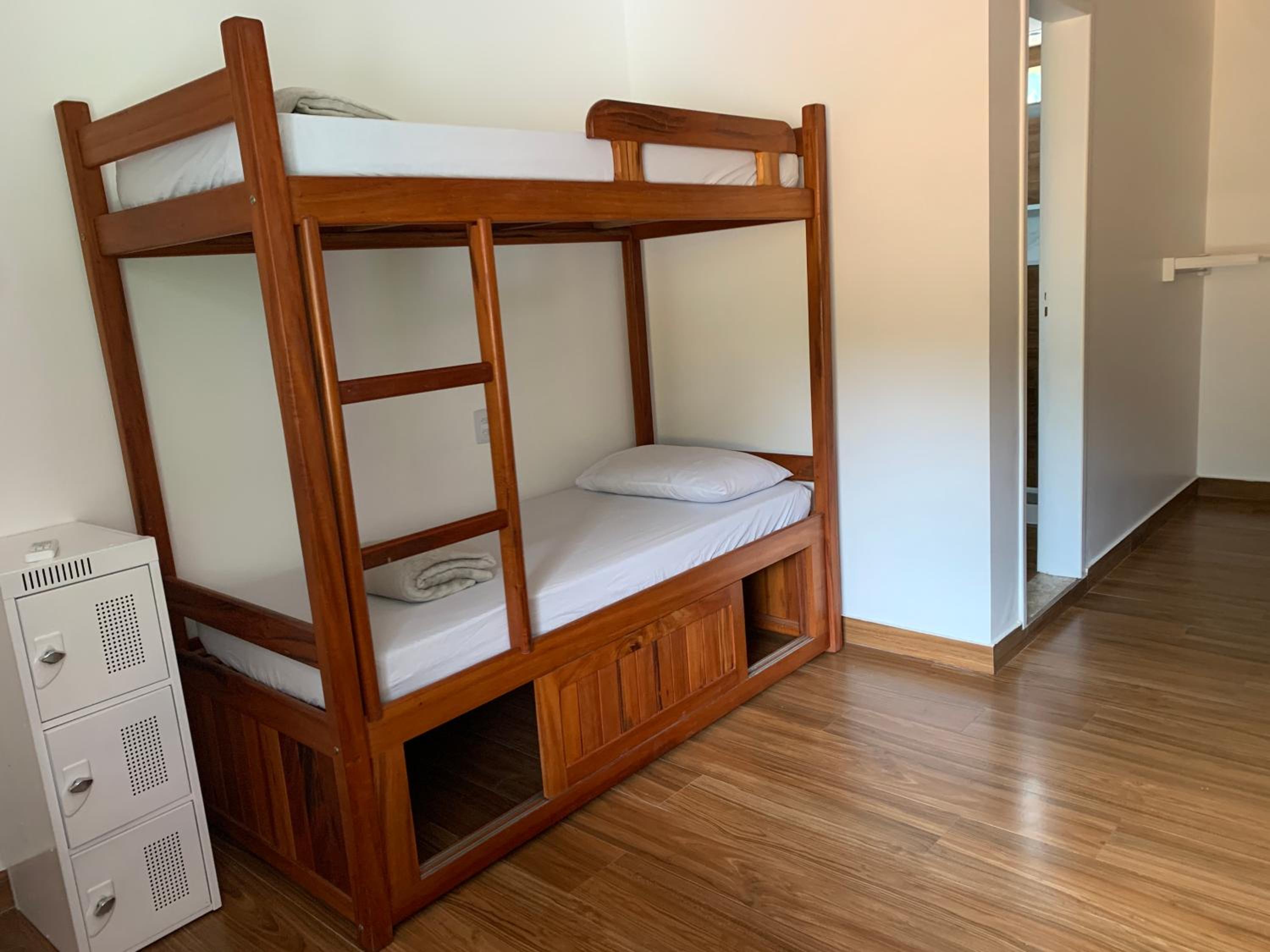 Bed in 6-Bed Mixed Dormitory Room photo 3