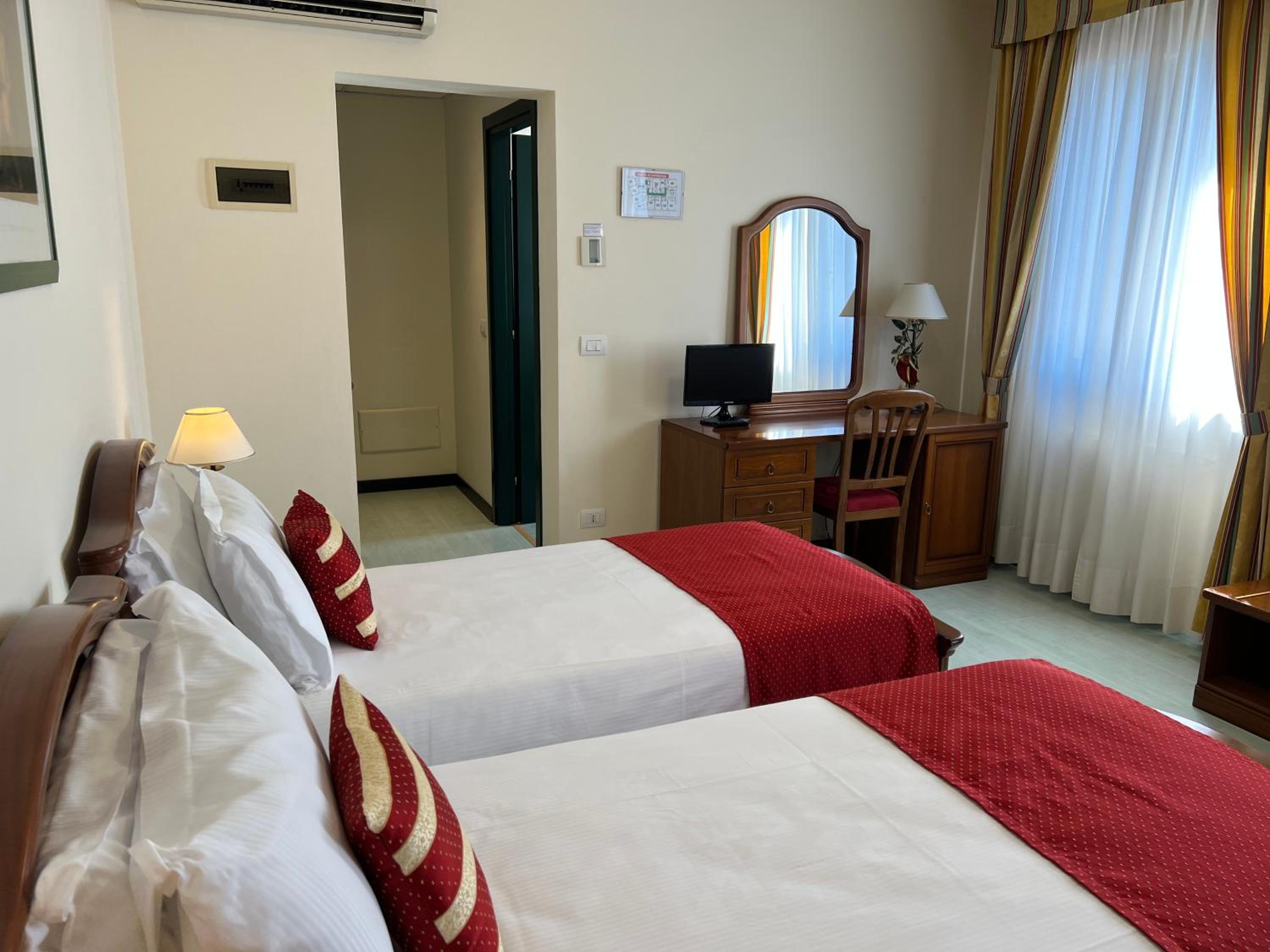 Large Twin Room