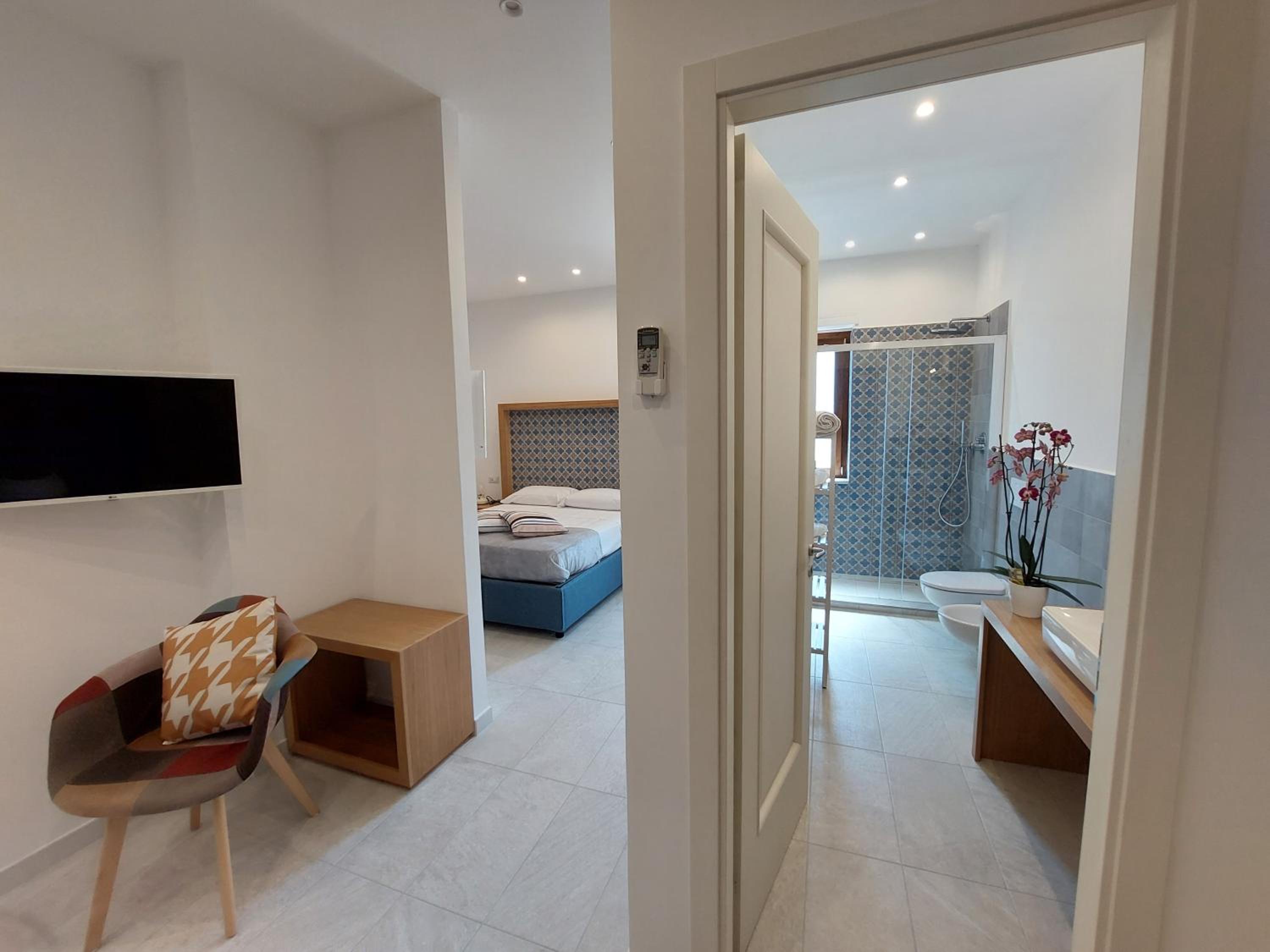 Standard Family Room - Photo 6
