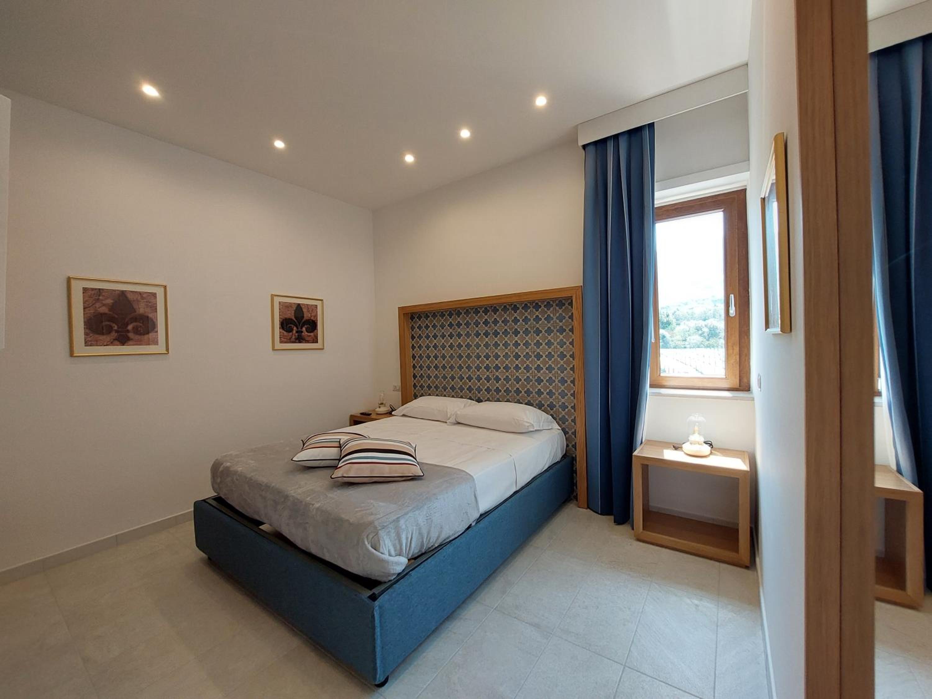 Standard Family Room - Photo 9