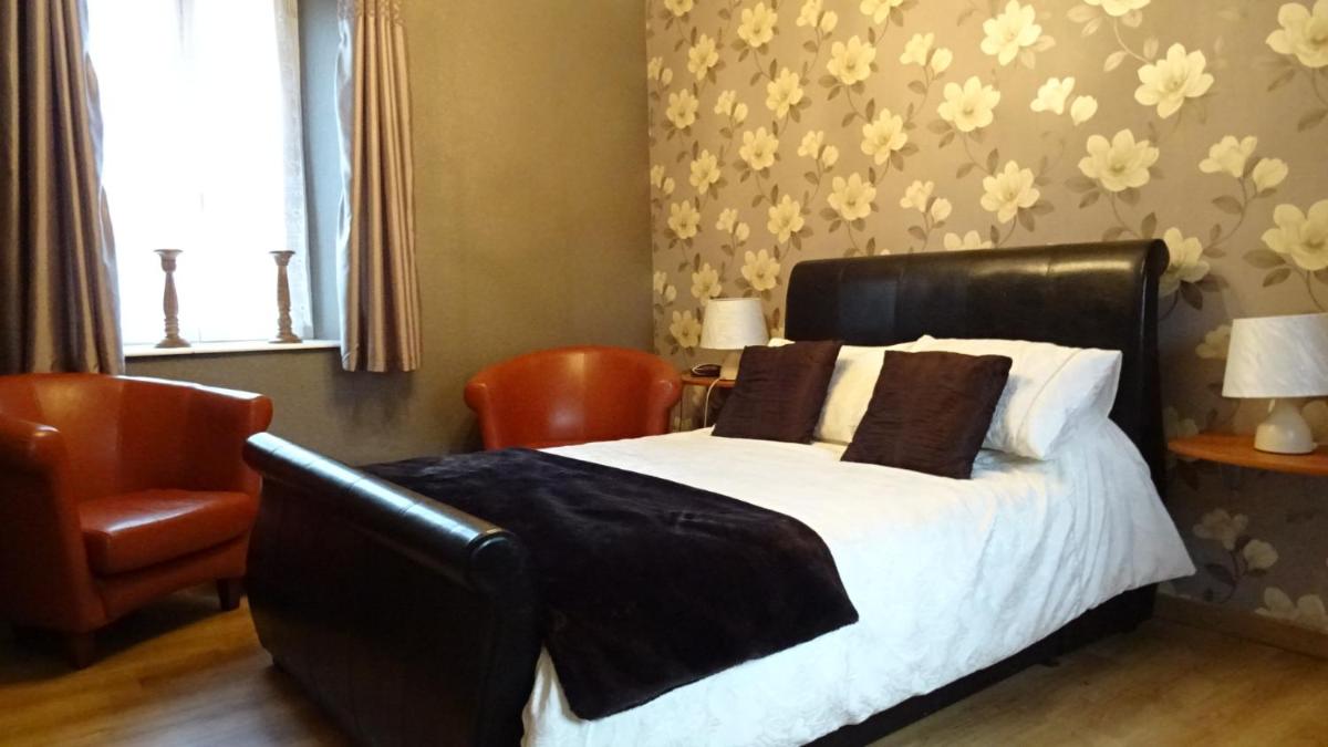 Double Room with Private Bathroom