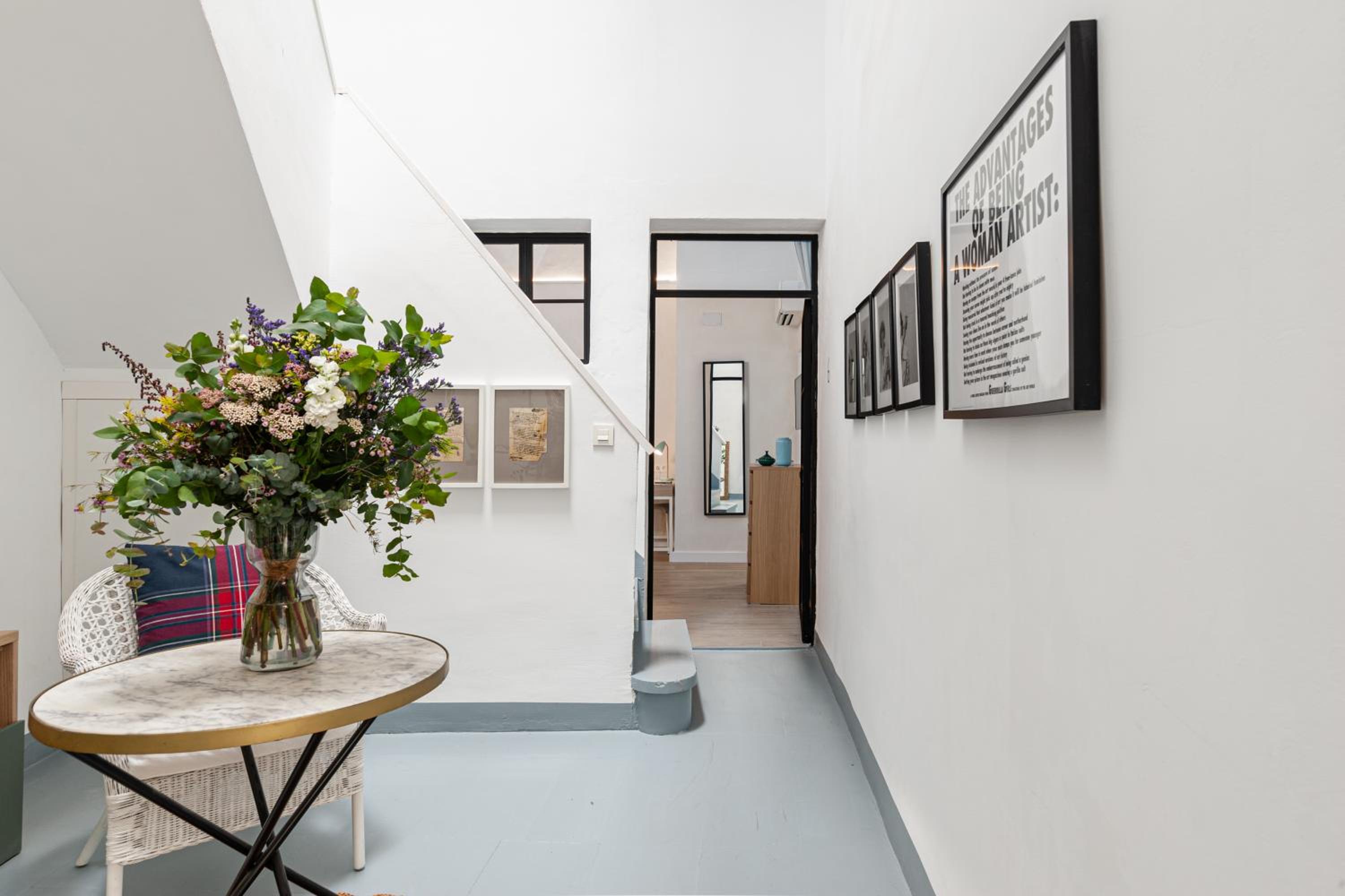 Standard King Room - Photo 16