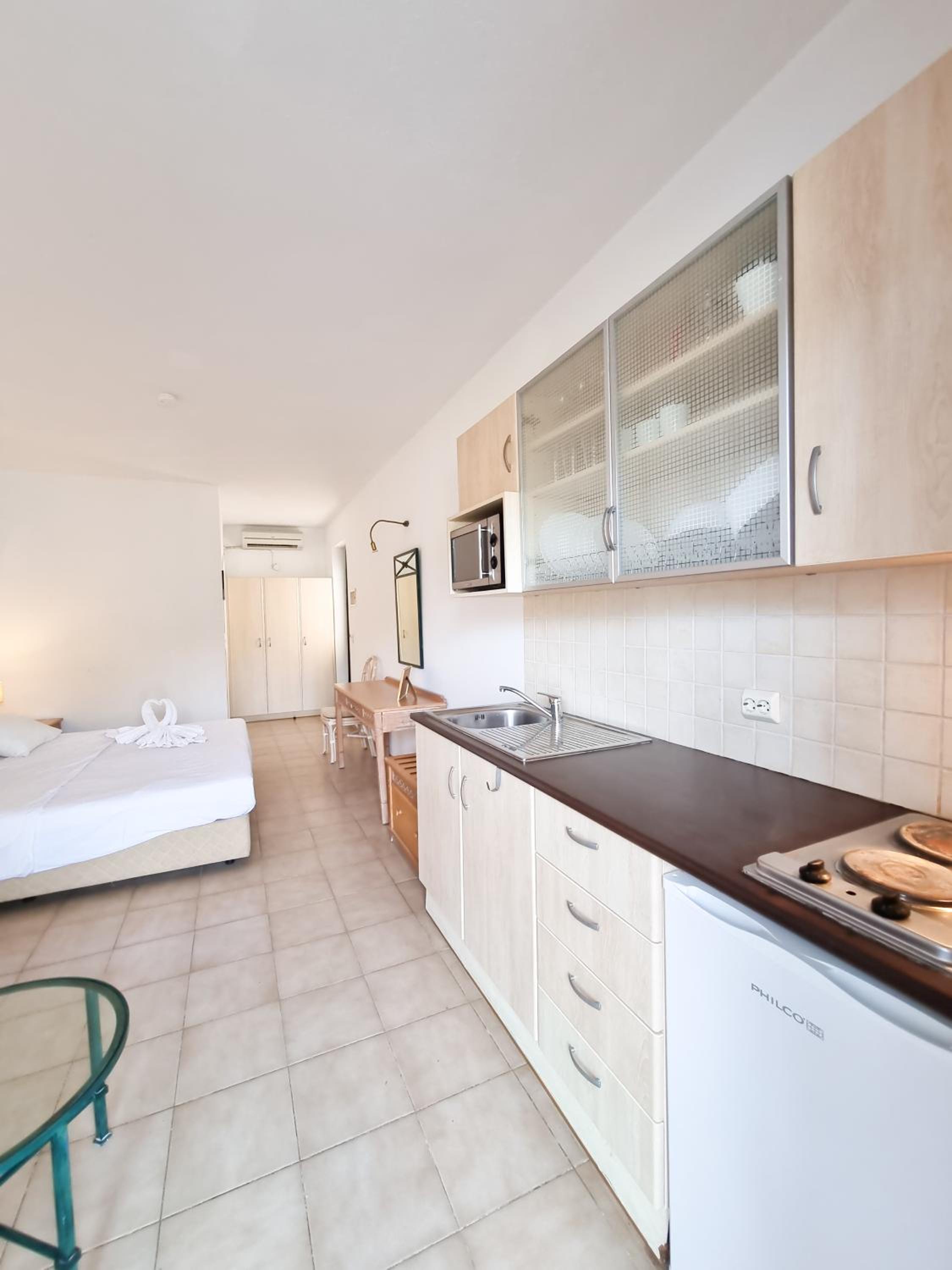 Apartment with Terrace - Photo 4