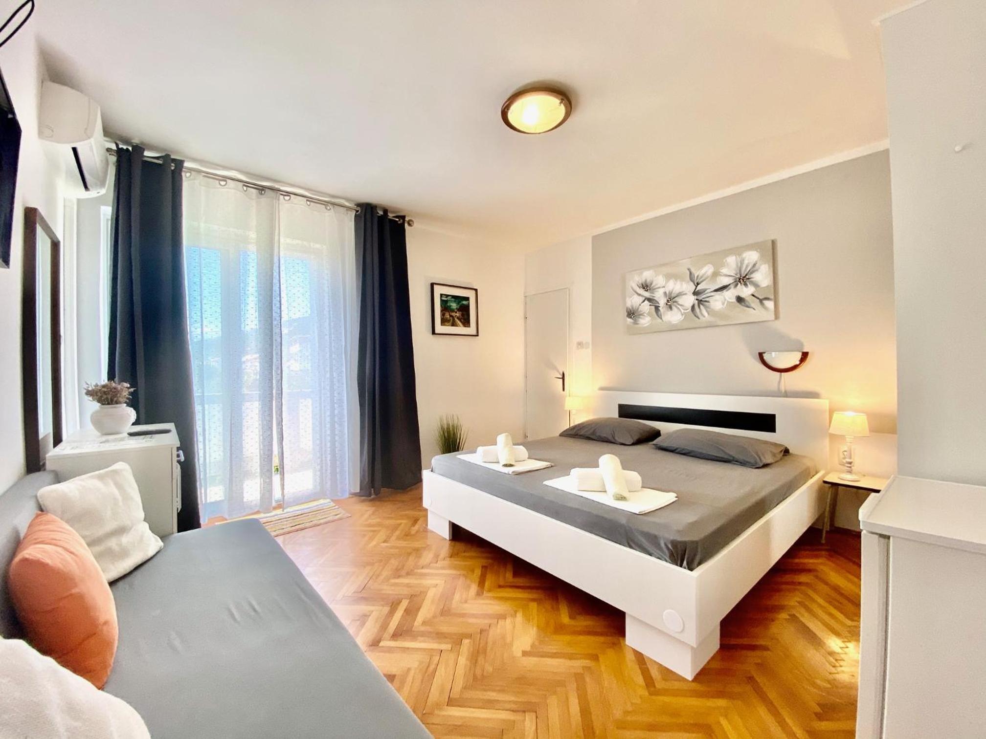 Economy Double Room photo 1