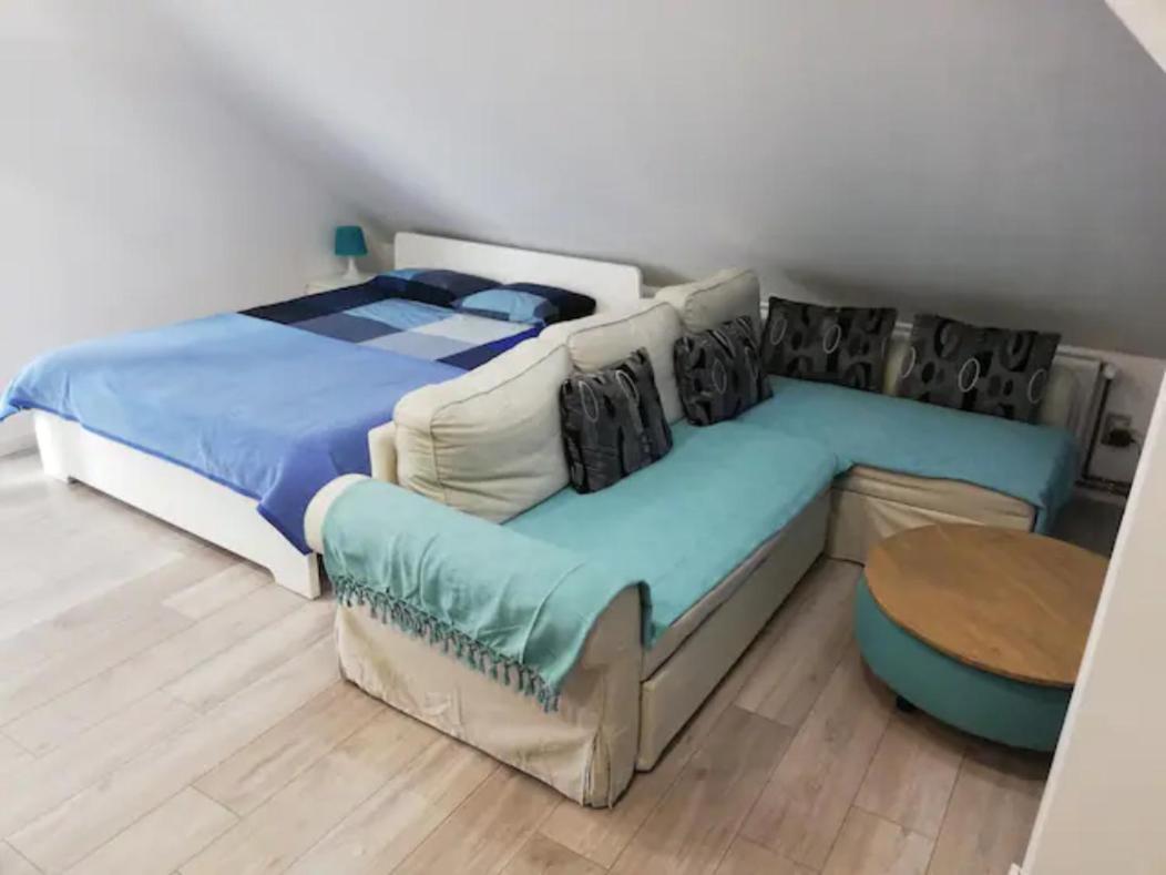 Studio Apartment - Photo 17