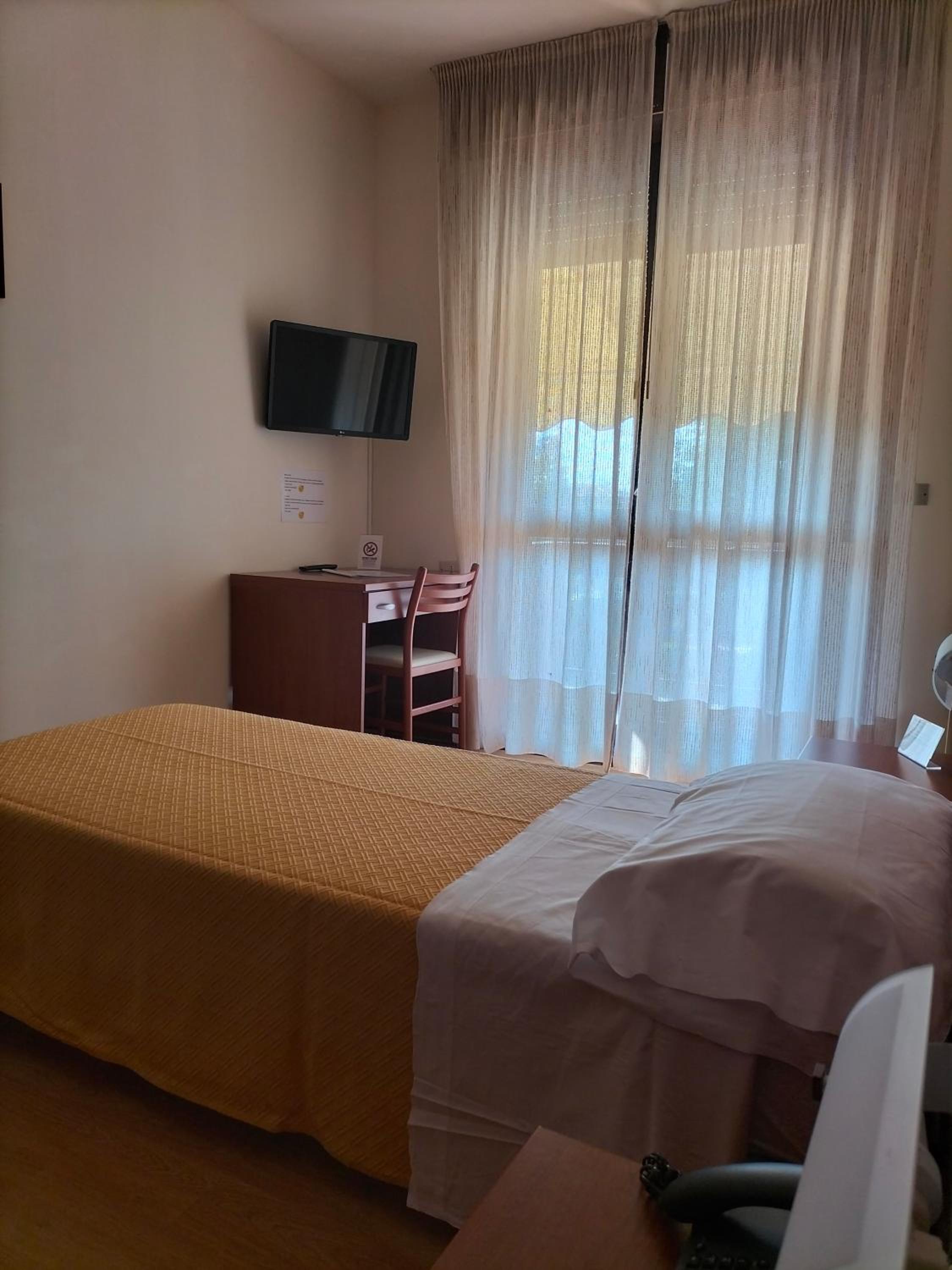 Single Room with Balcony photo 3