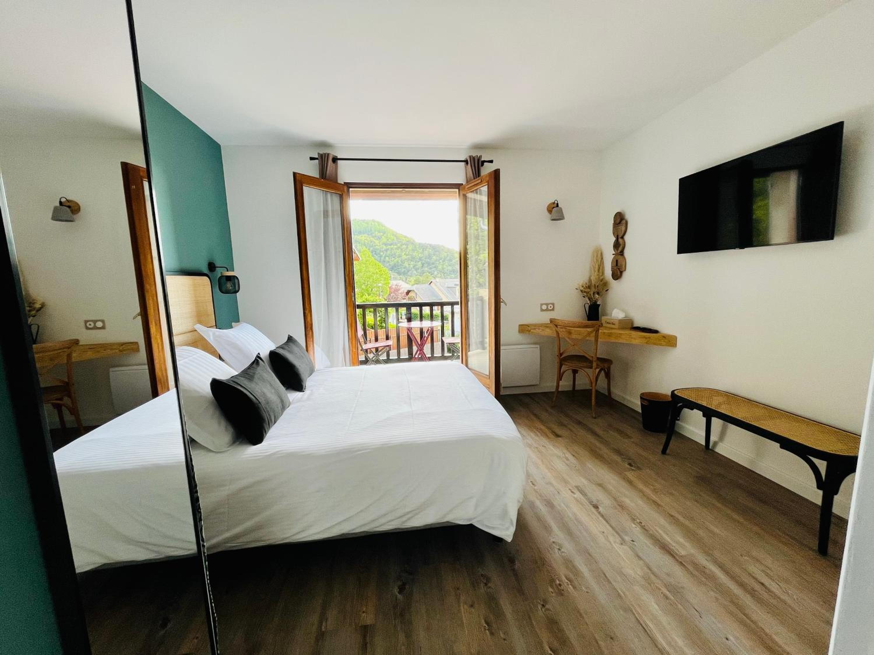 Double Room with Small Balcony photo 1