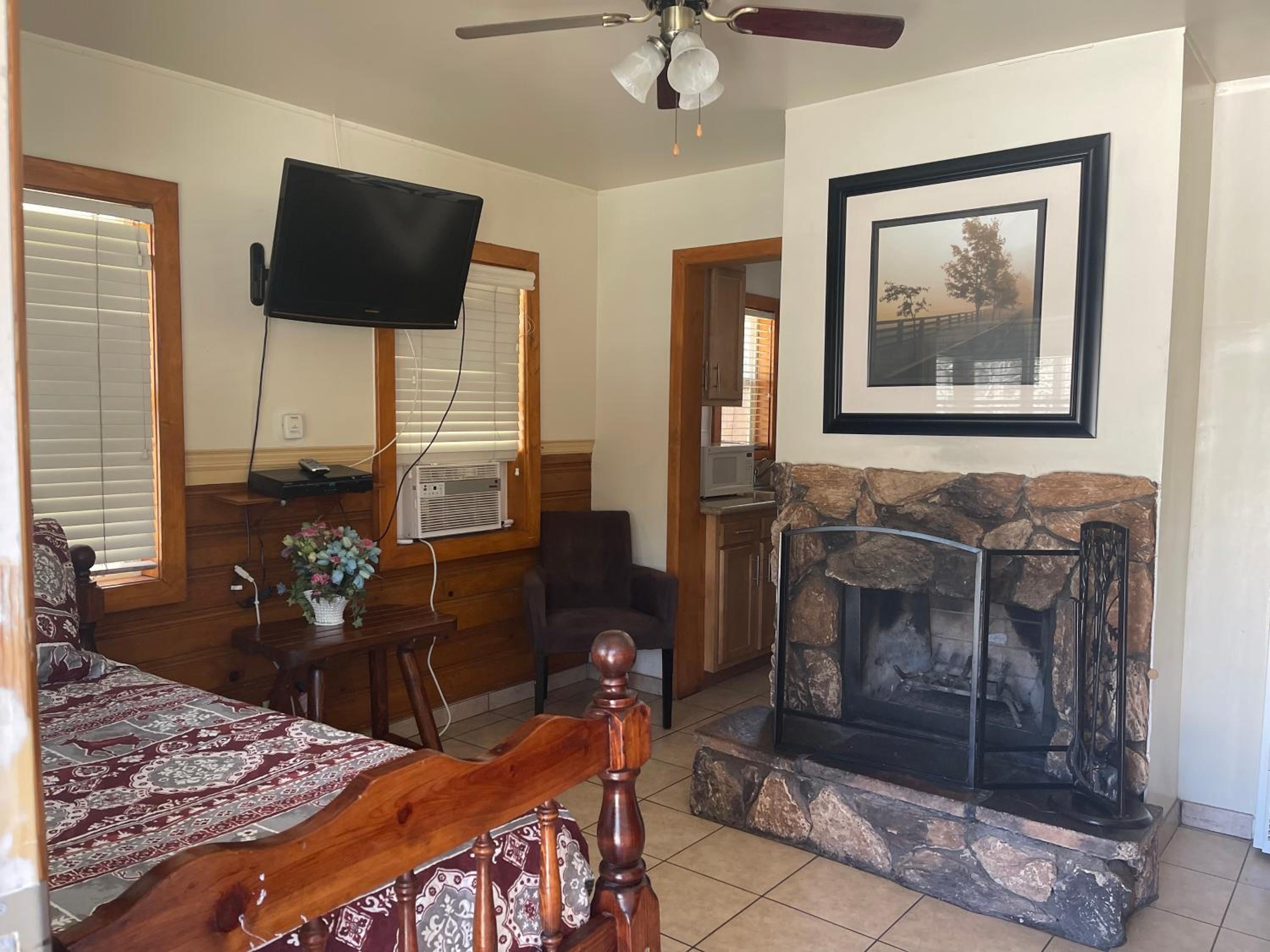 One-Bedroom House photo 1