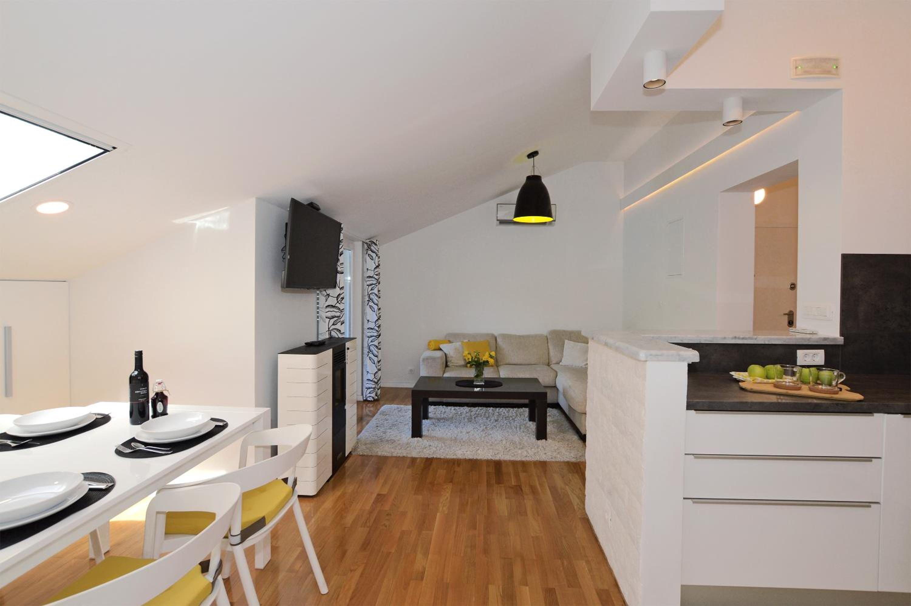 Three-Bedroom Apartment photo 1