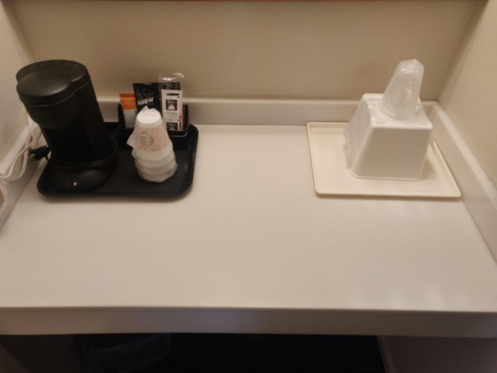 Queen Room - Non Smoking - Photo 8