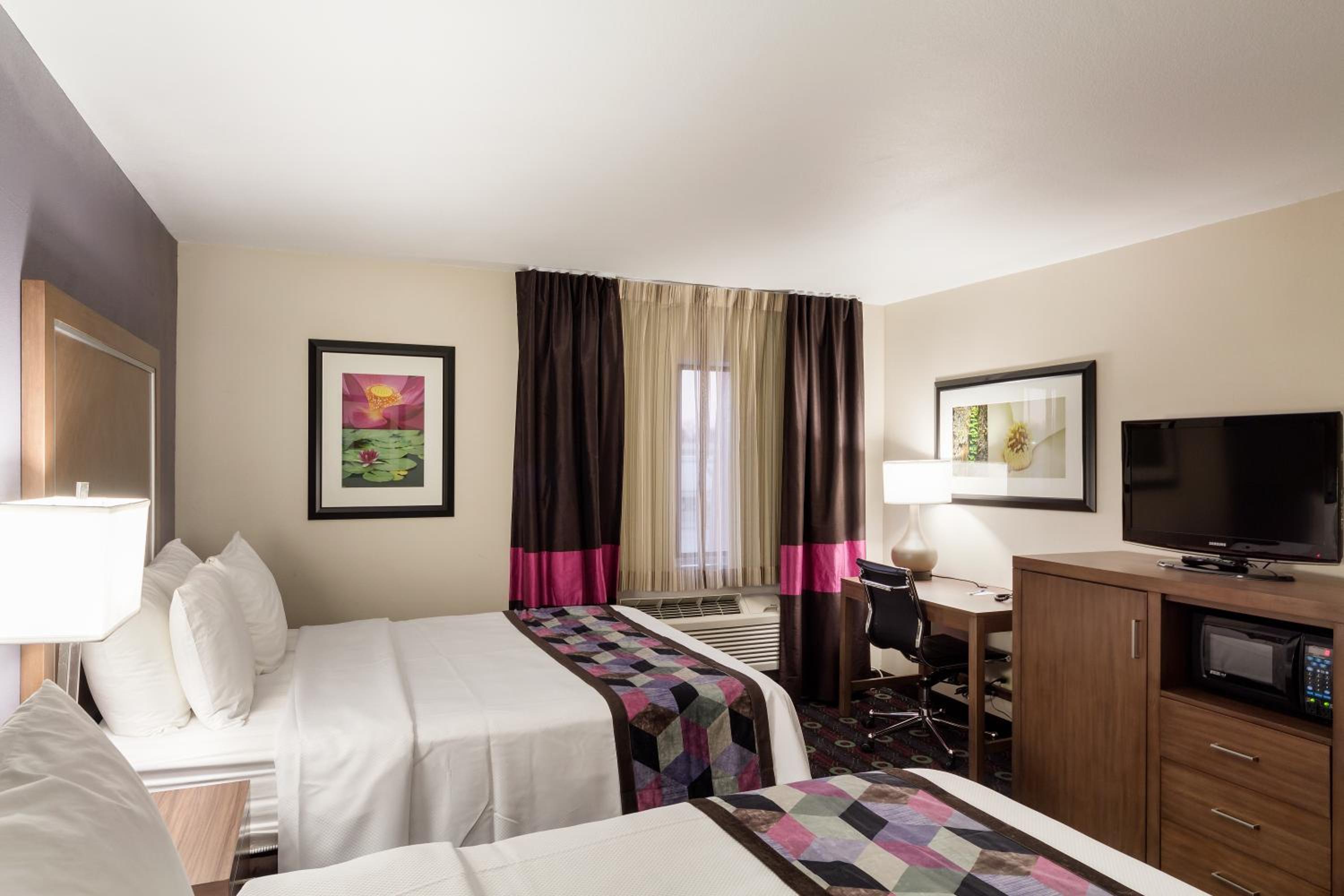 Double Room with Two Double Beds - Non-Smoking - Photo 12