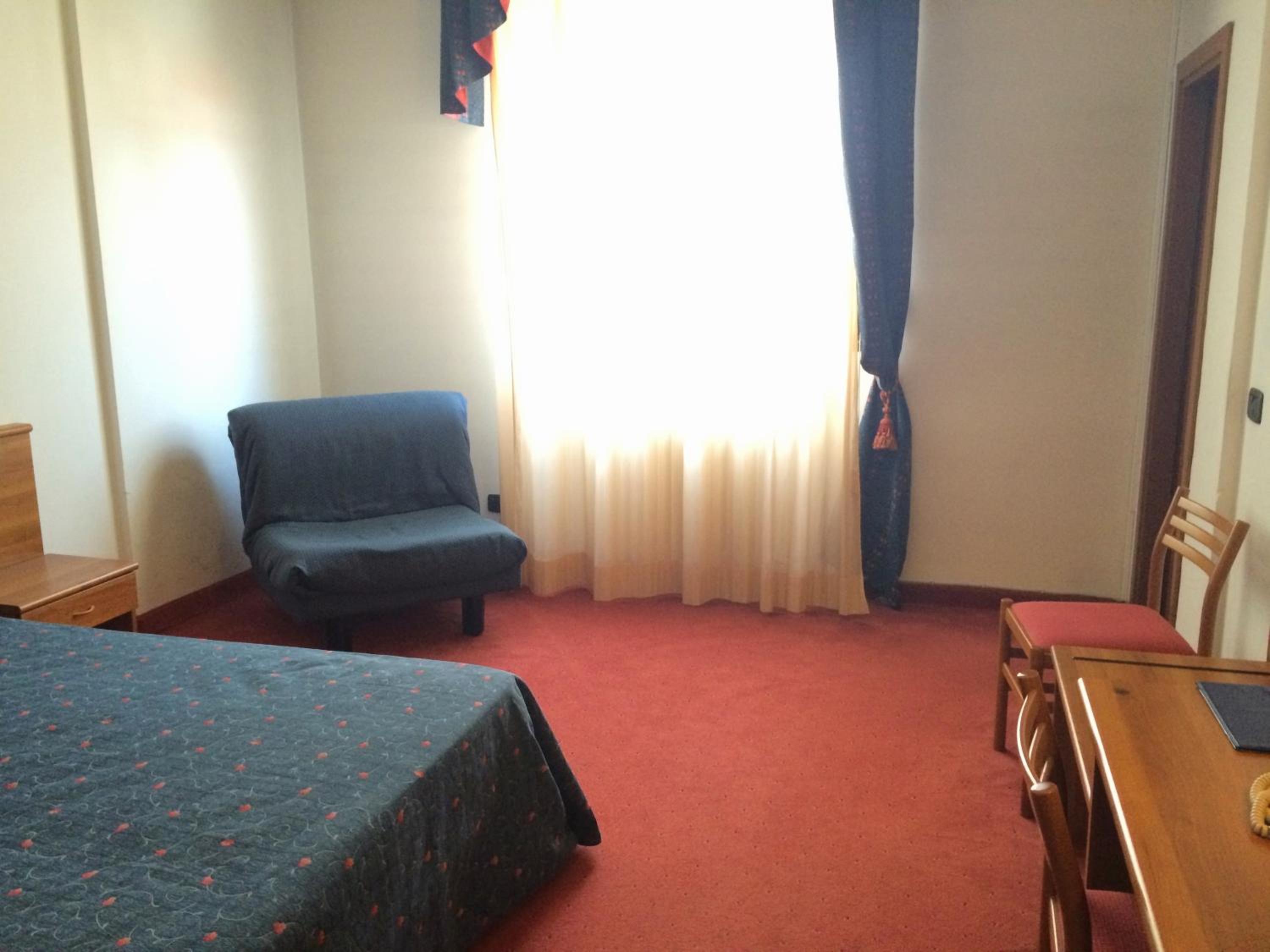 Double Room - Photo 6