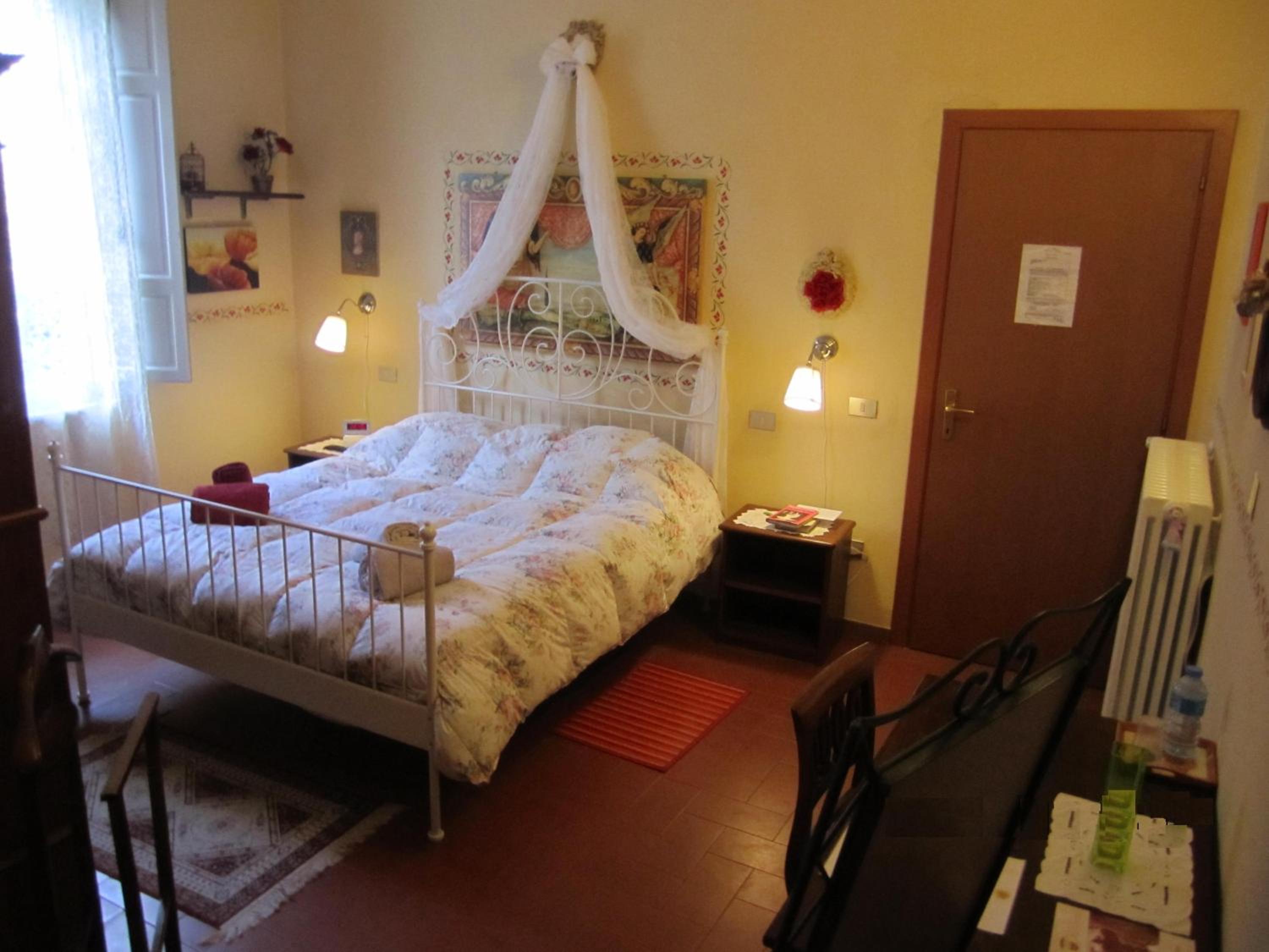 Large Double Room photo 1