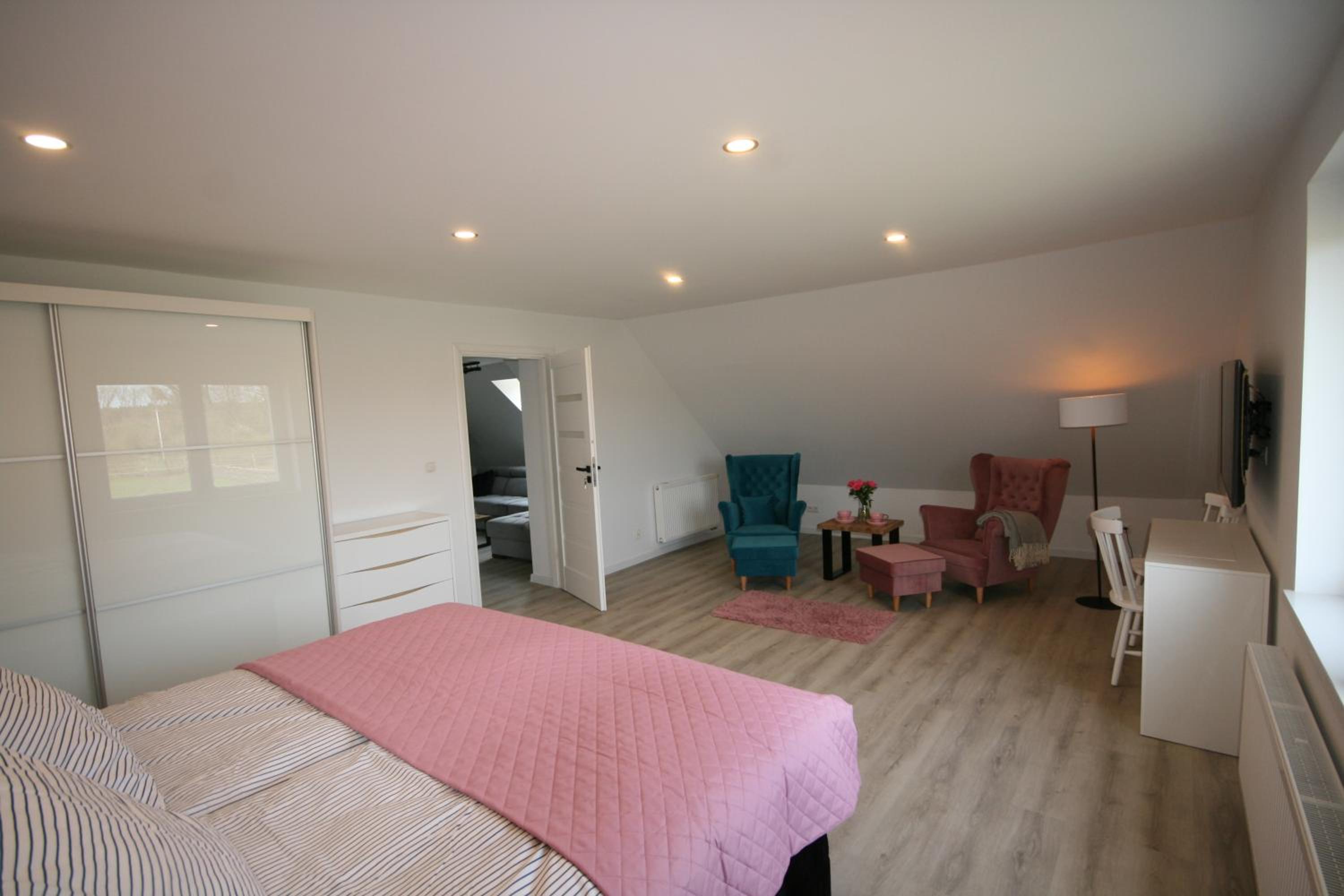 Two-Bedroom Apartment - Photo 14
